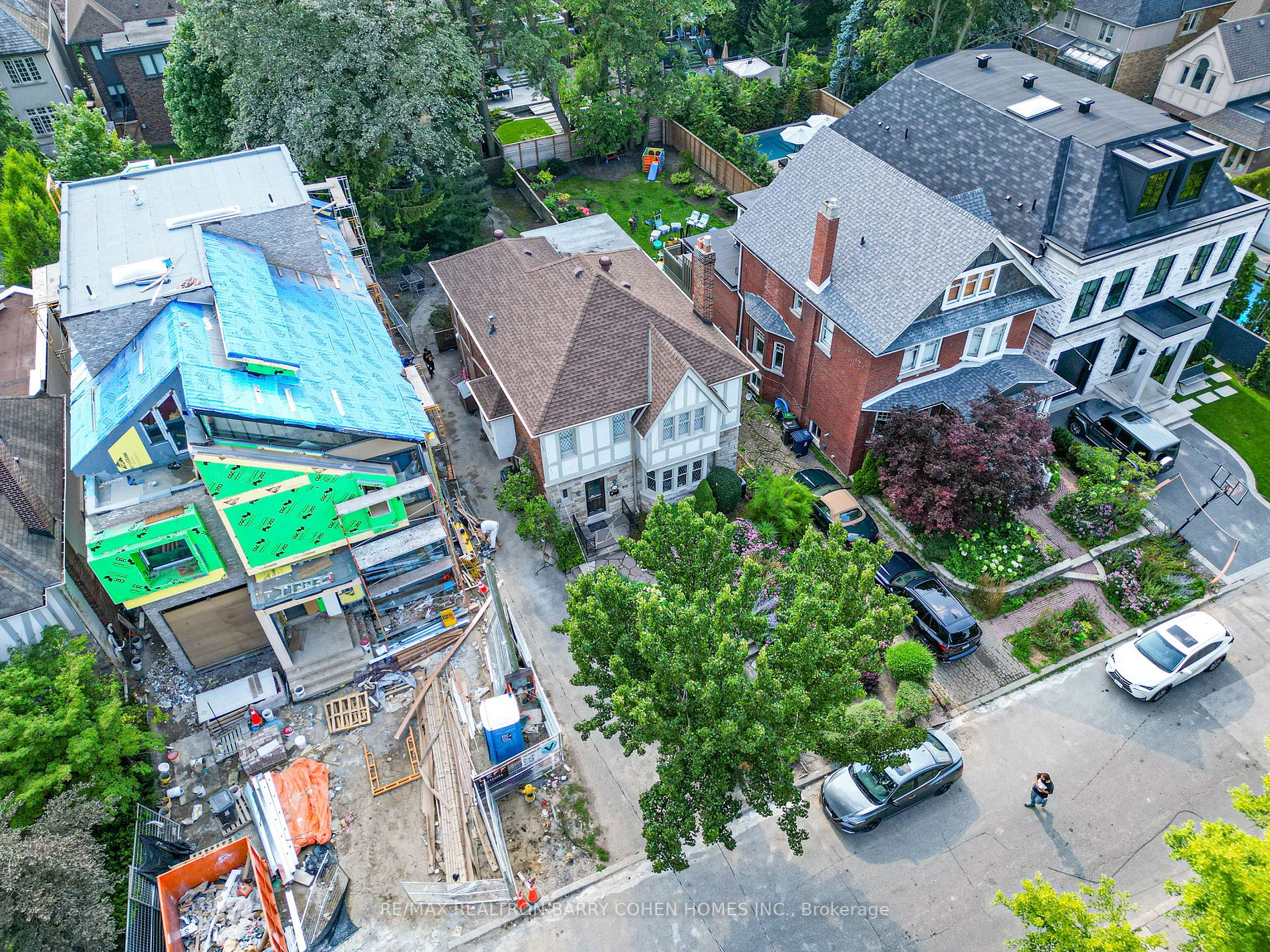 212 Glenayr Rd