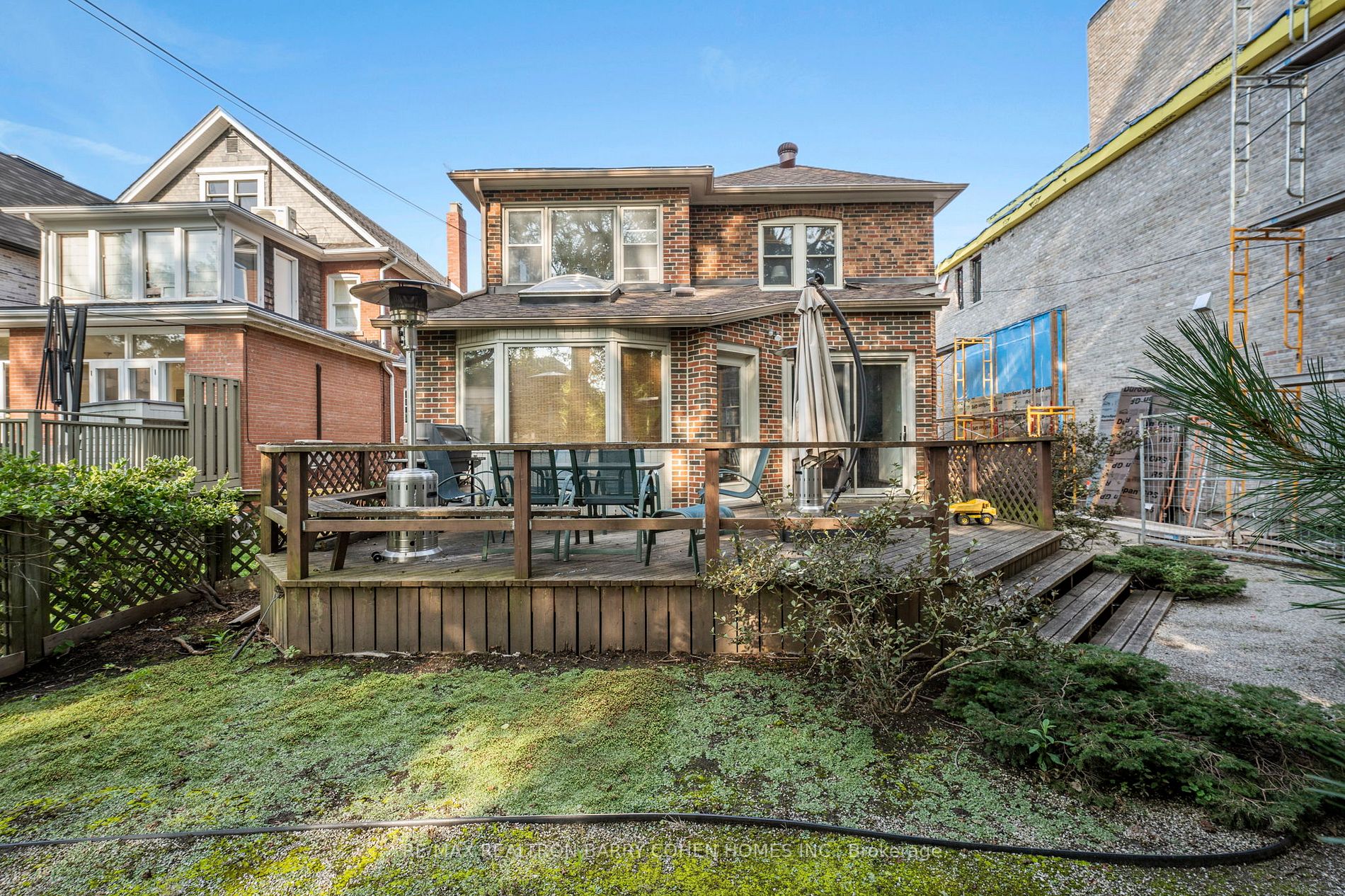212 Glenayr Rd
