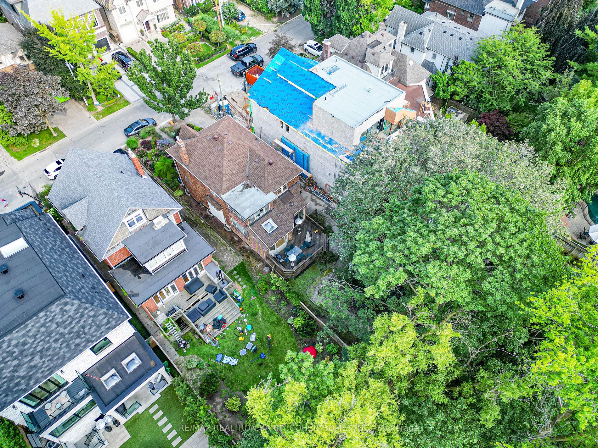 212 Glenayr Rd