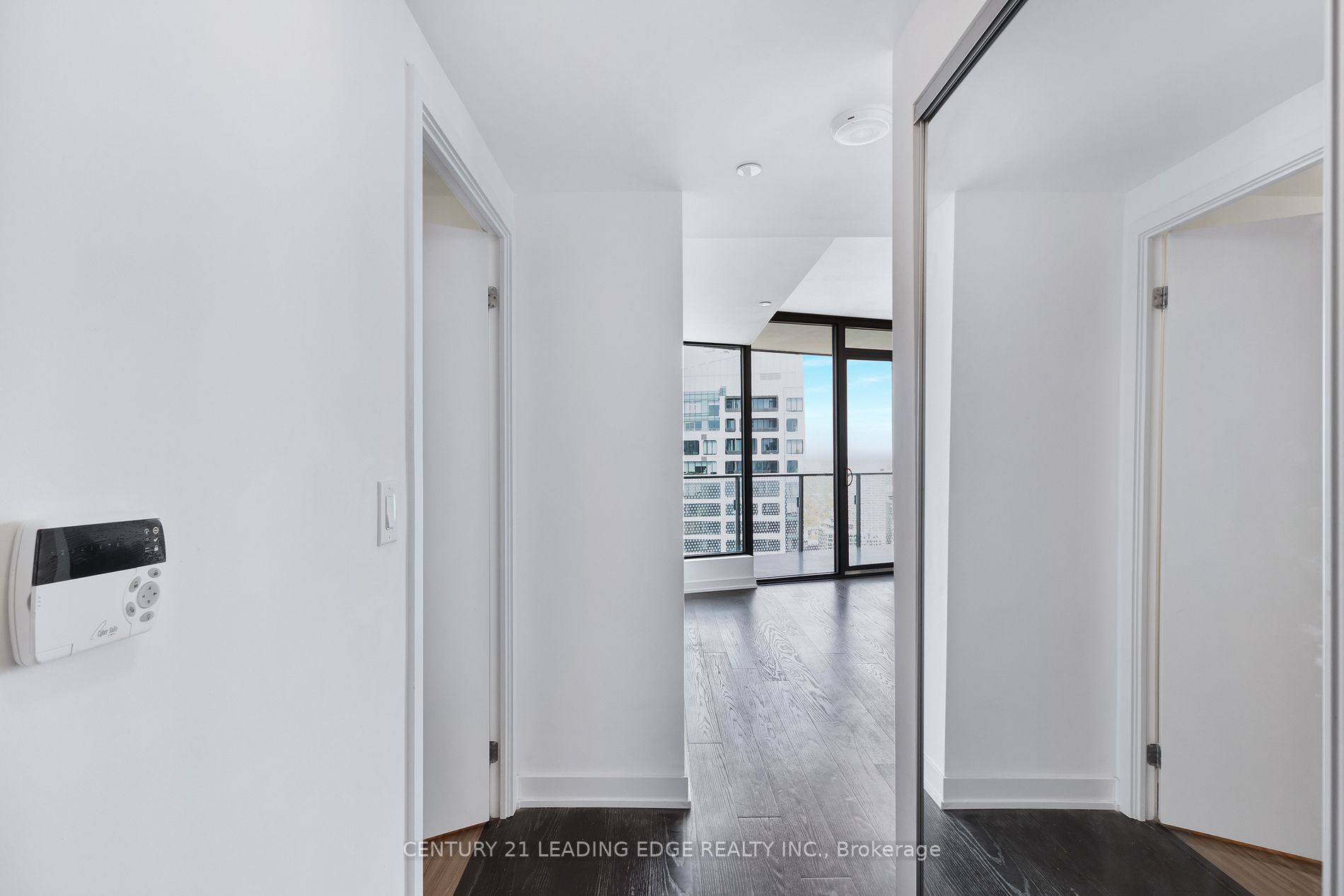 11 Wellesley St W, #4711