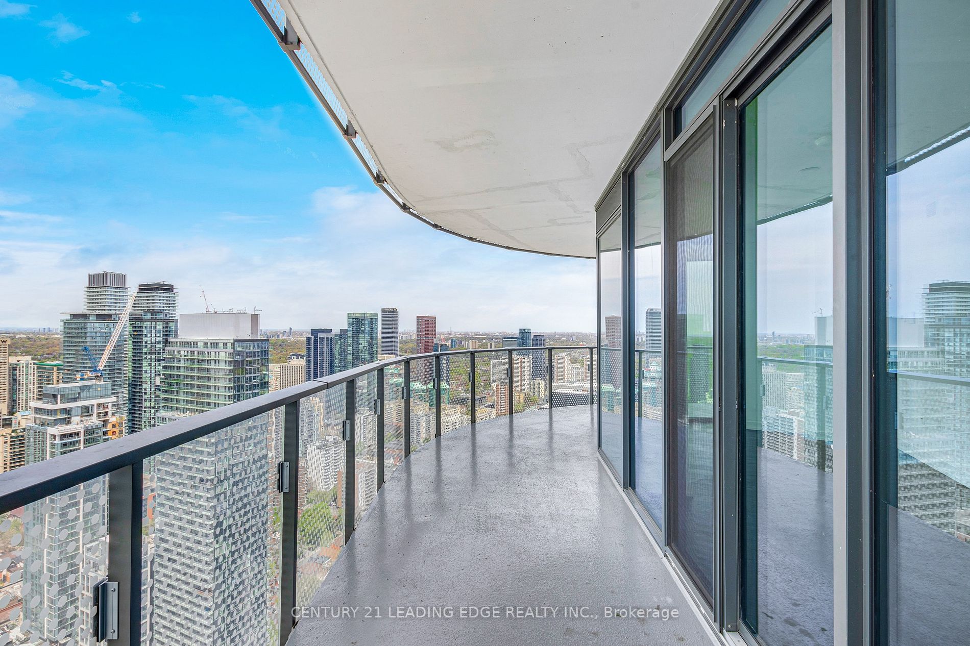 11 Wellesley St W, #4711