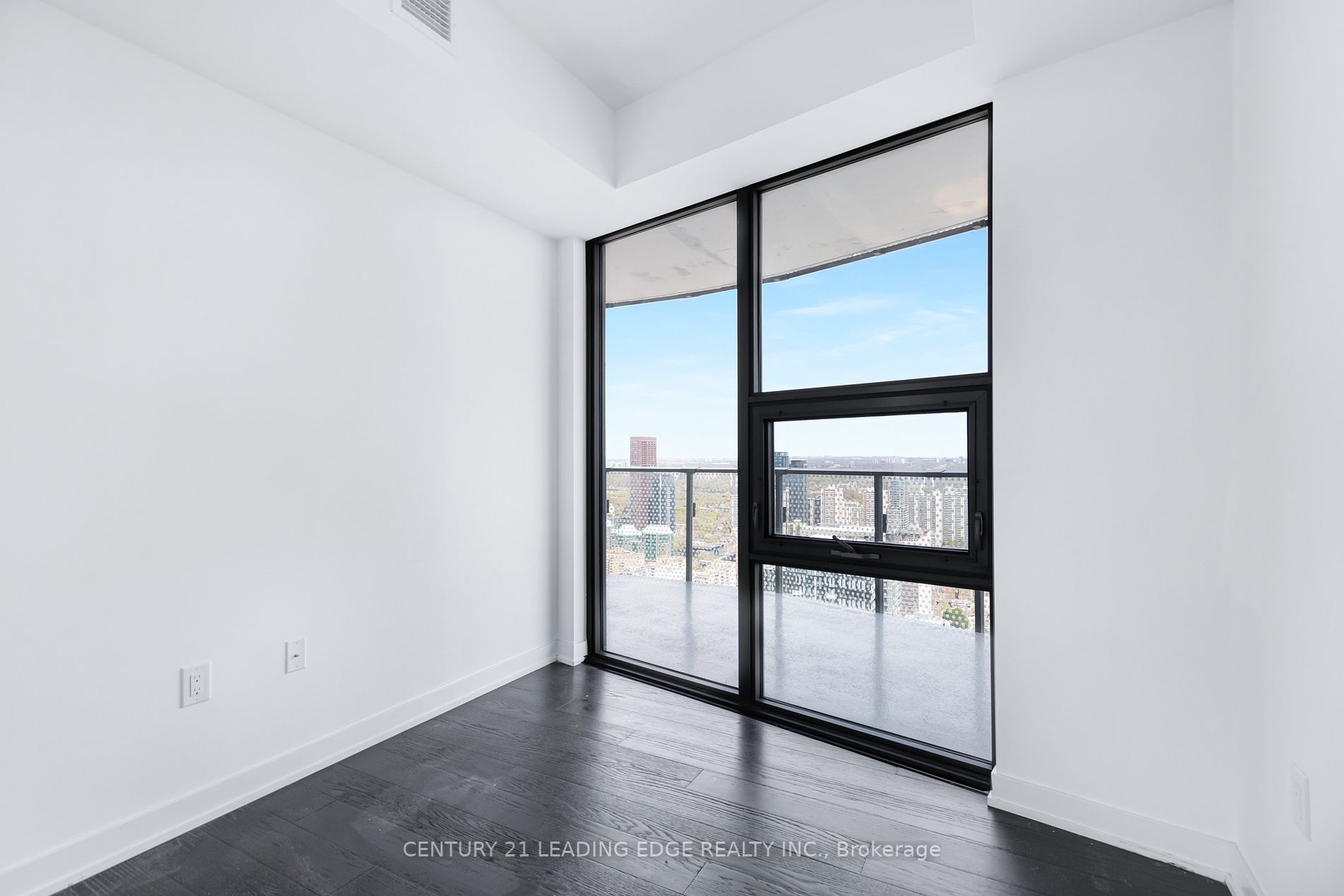 11 Wellesley St W, #4711