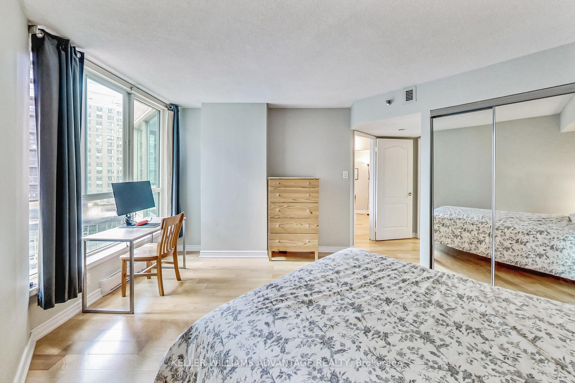 38 Elm St, #800