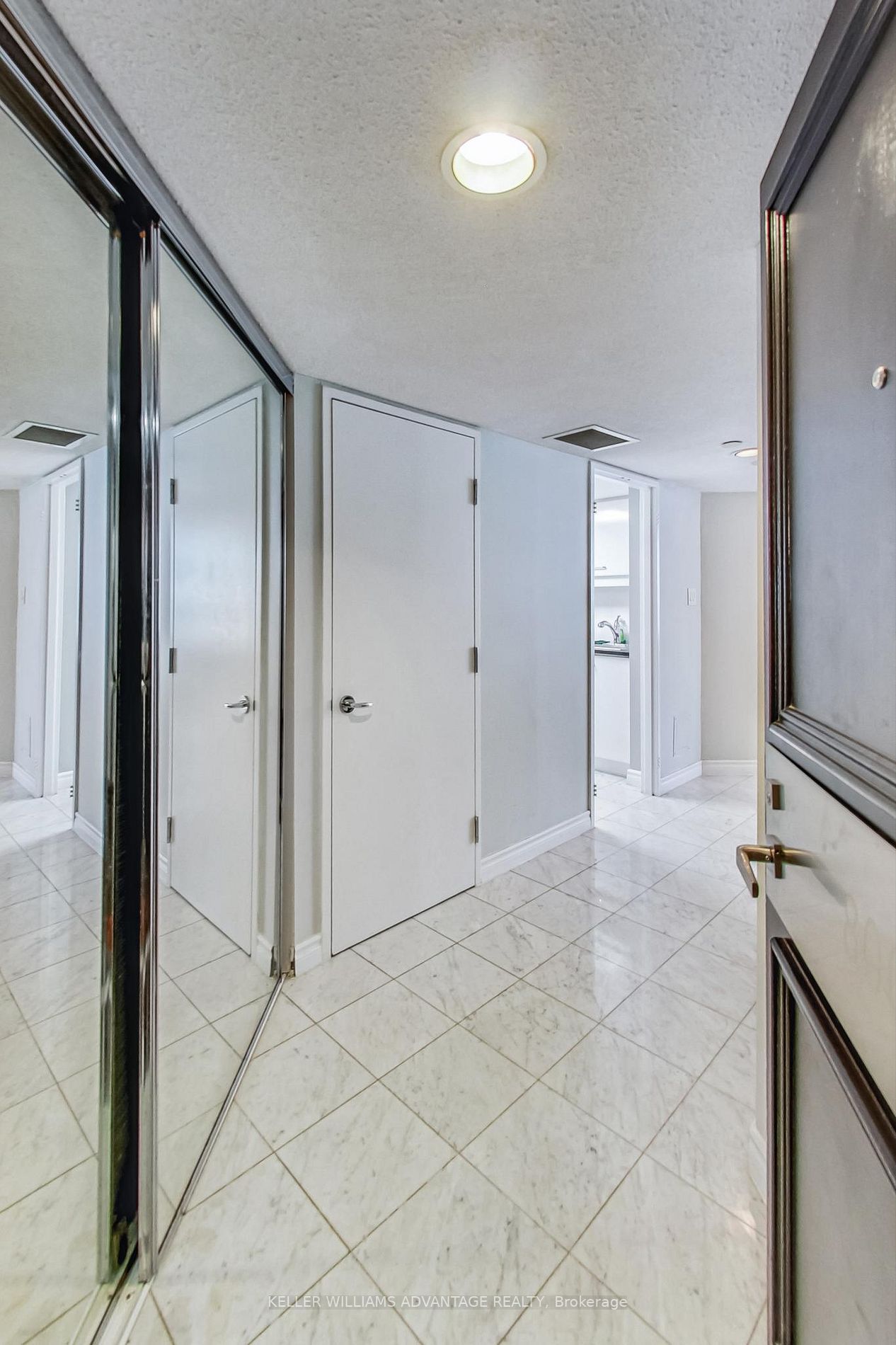 38 Elm St, #800