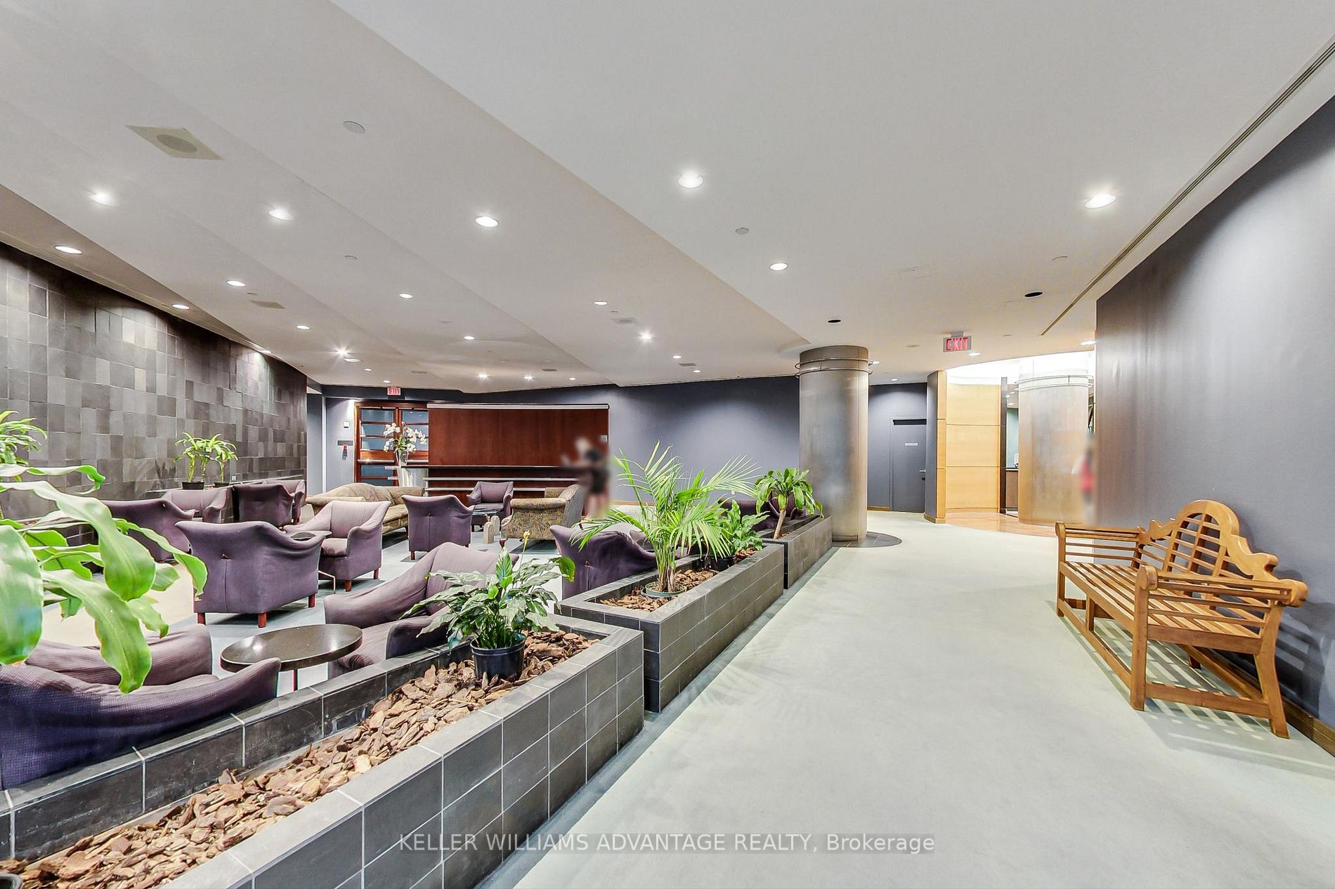 38 Elm St, #800