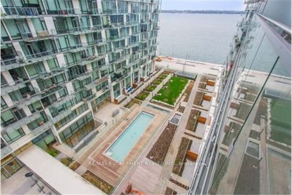 39 Queens Quay E, Toronto