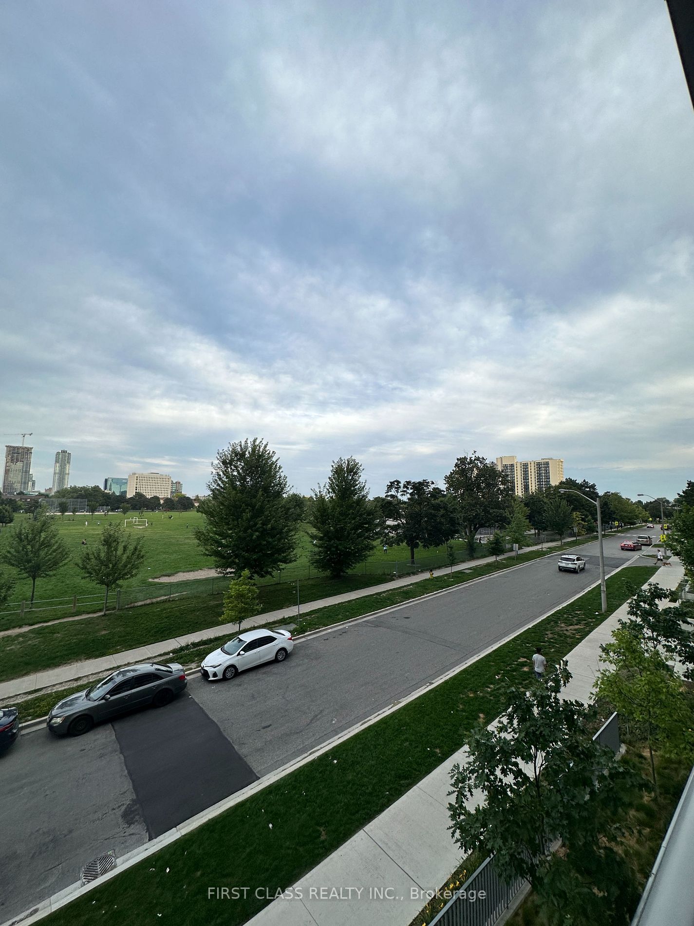 32 Forest Manor Rd, #206