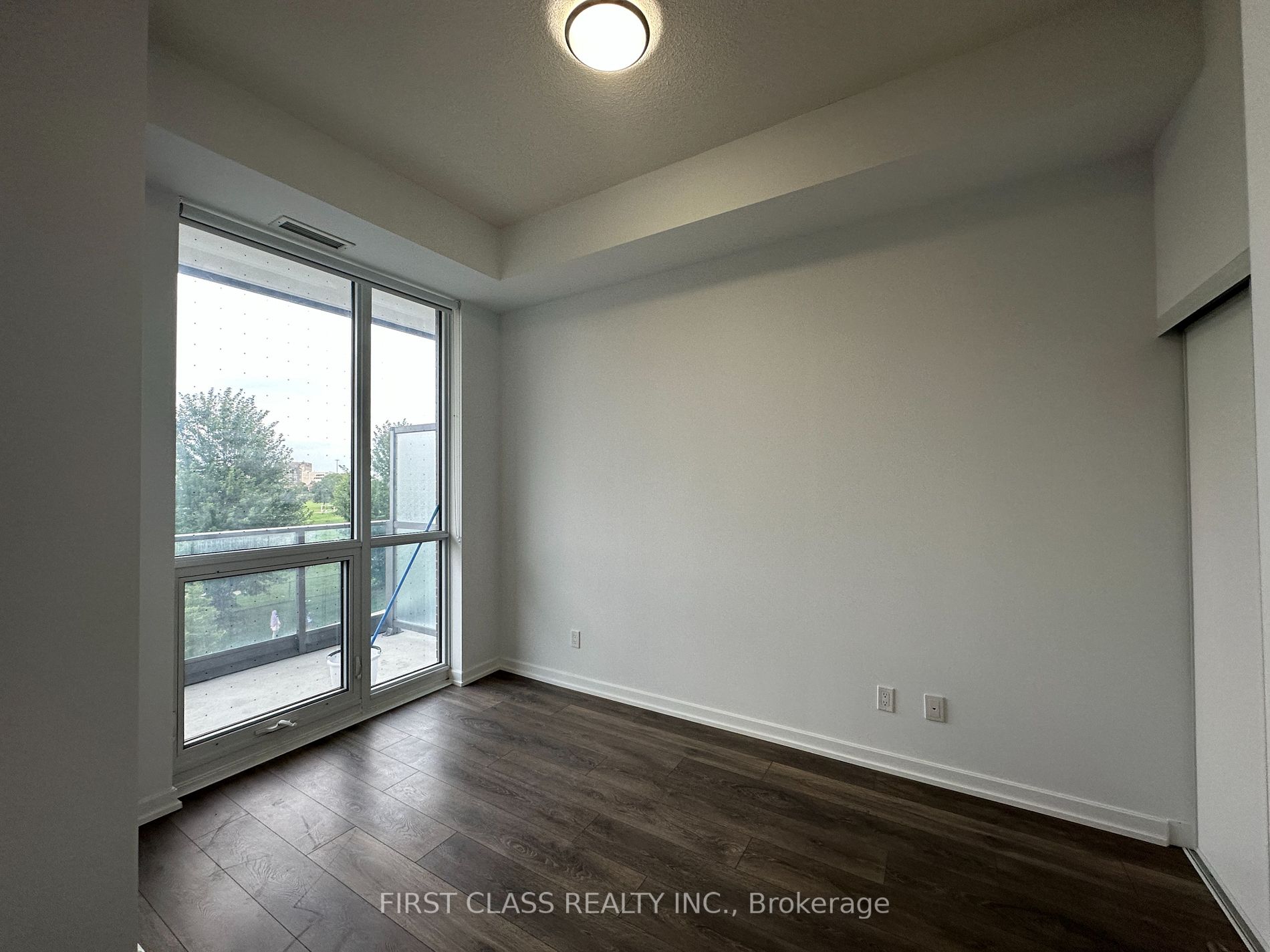 32 Forest Manor Rd, #206
