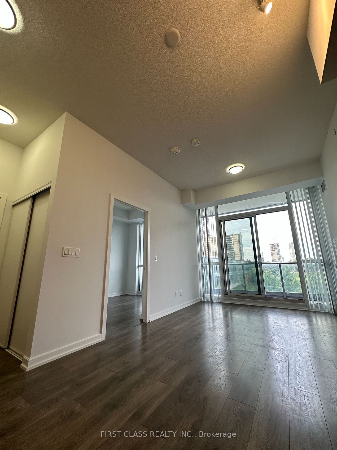 32 Forest Manor Rd, #206