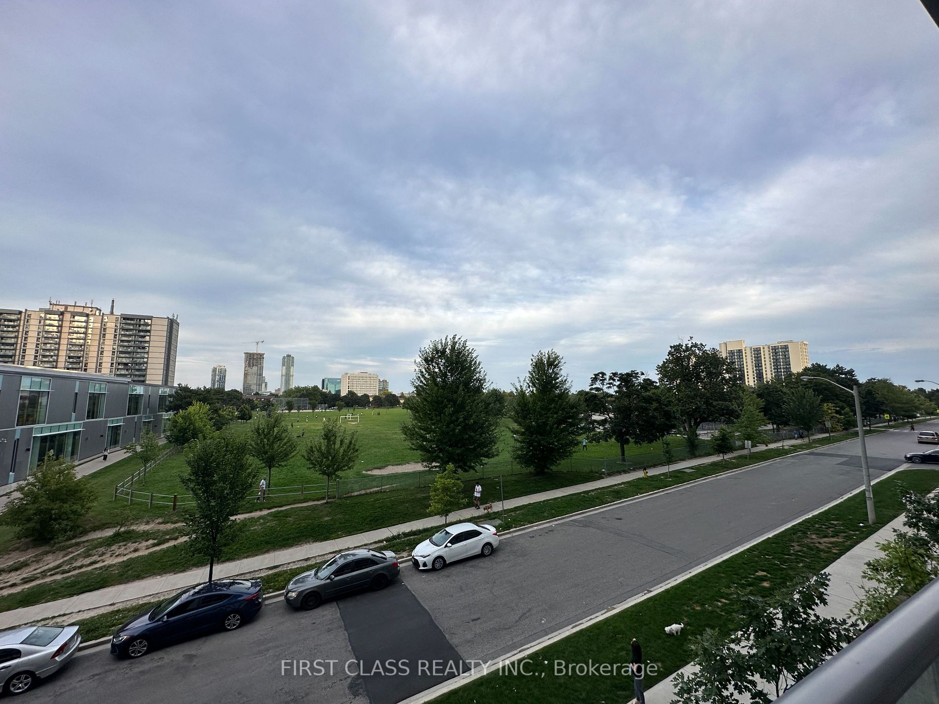32 Forest Manor Rd, #206