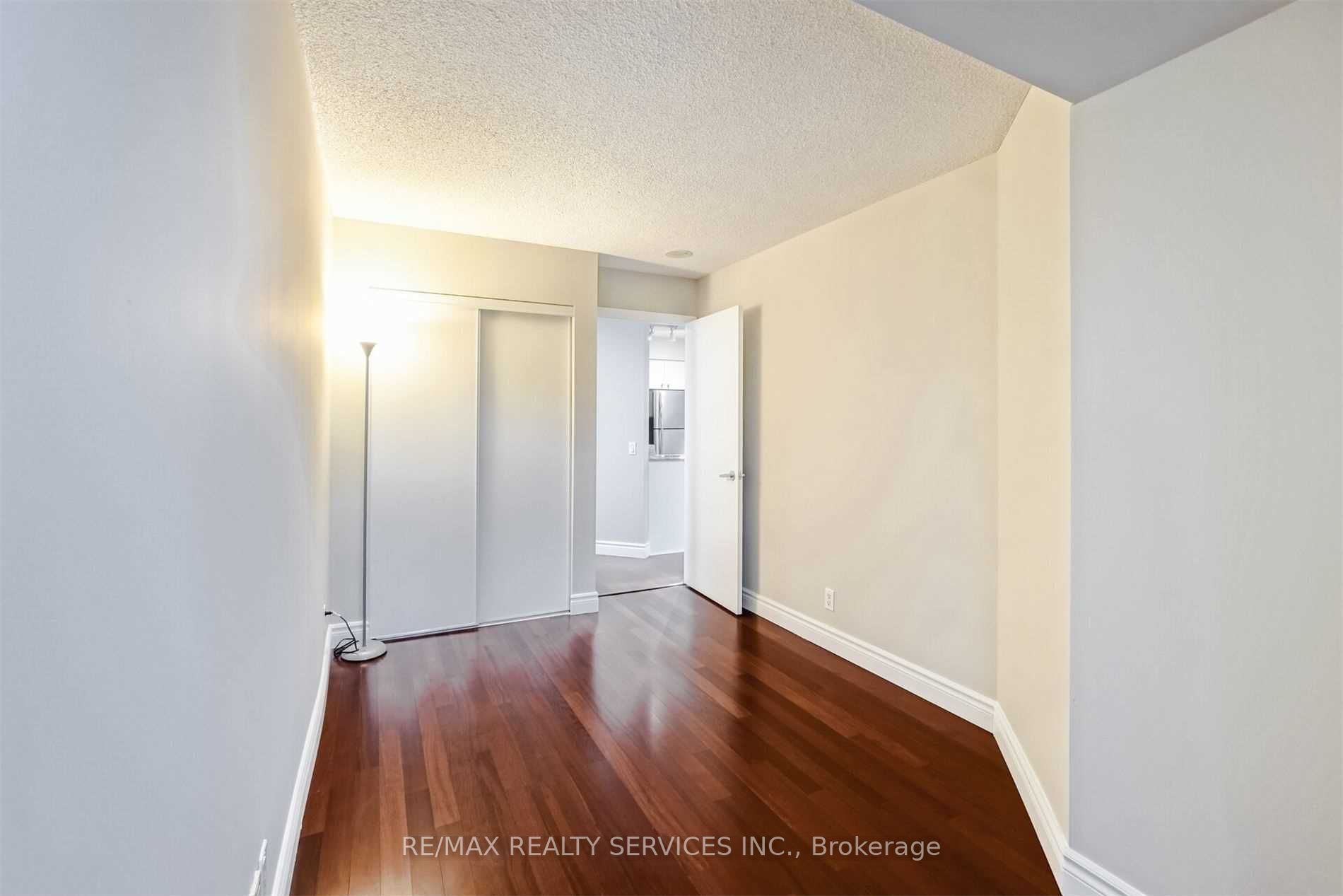 361 Front St W, #1008