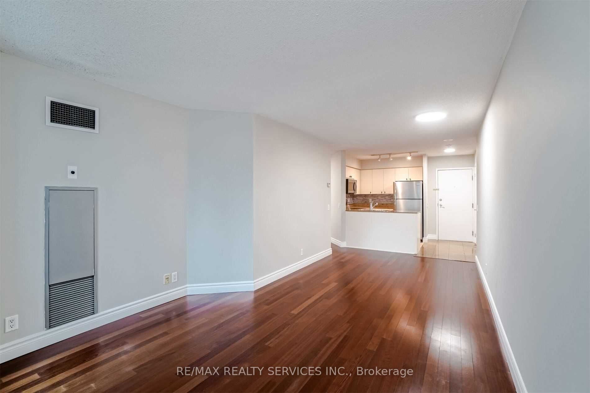 361 Front St W, #1008