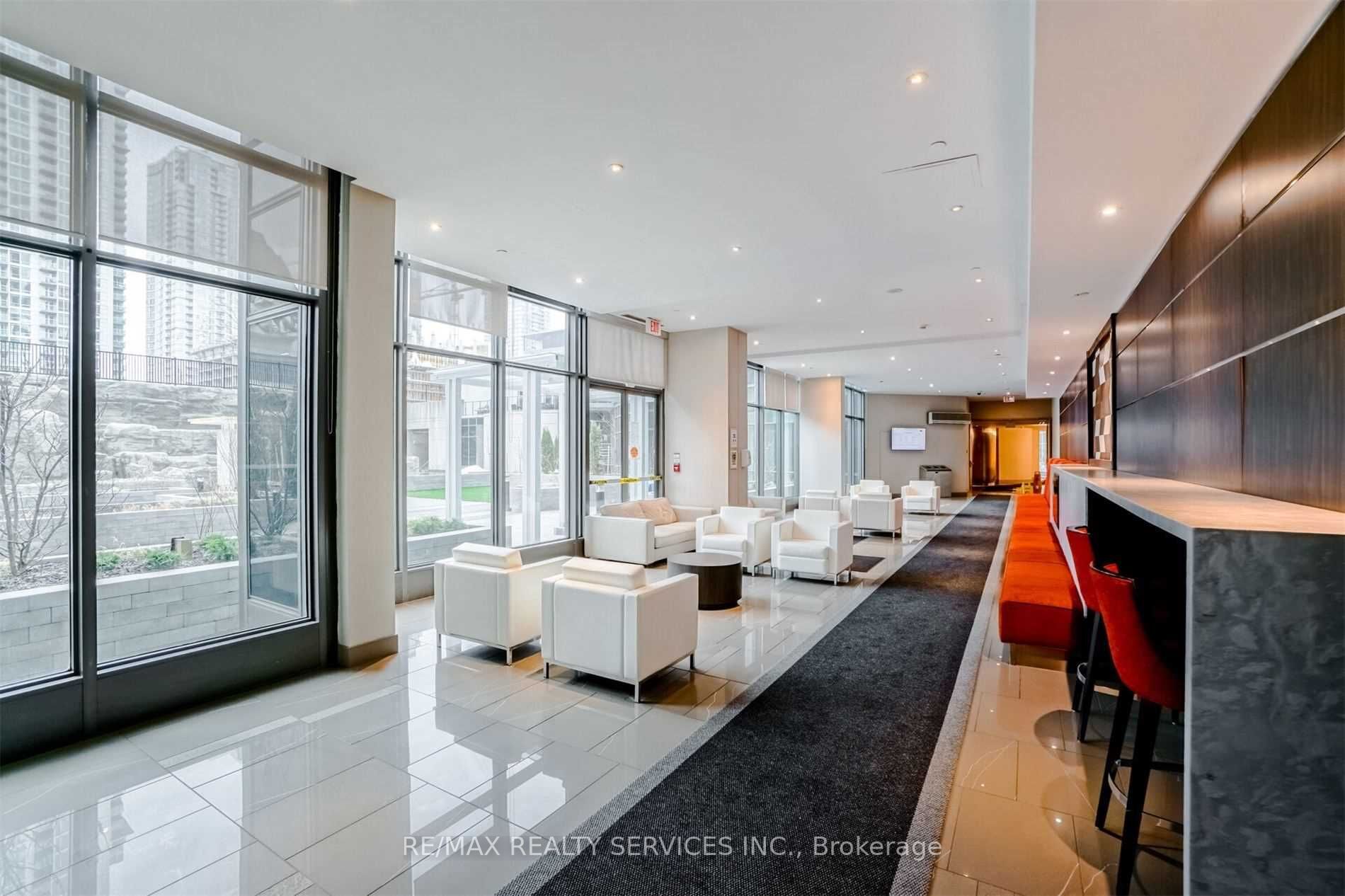 361 Front St W, #1008