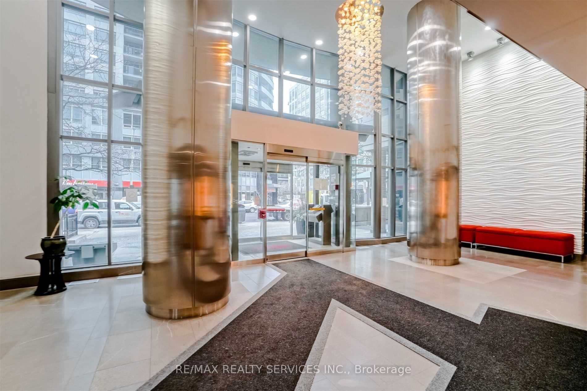 361 Front St W, #1008