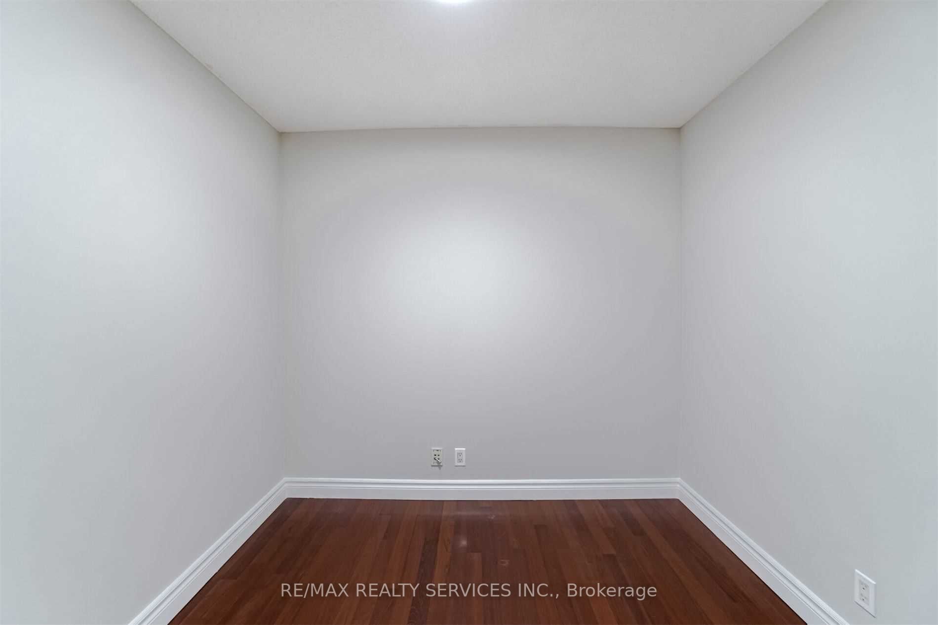 361 Front St W, #1008