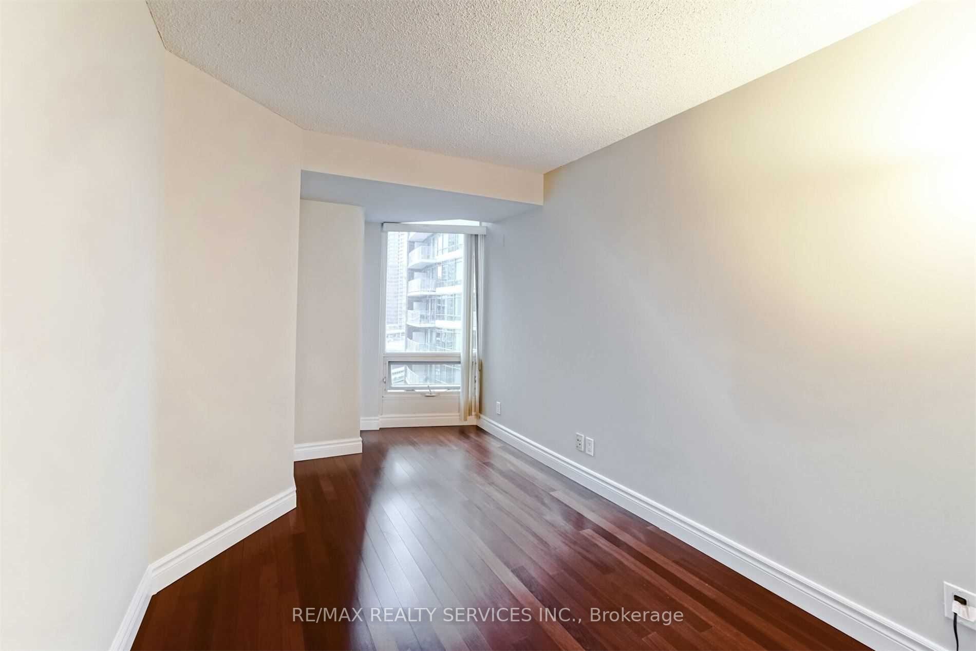 361 Front St W, #1008