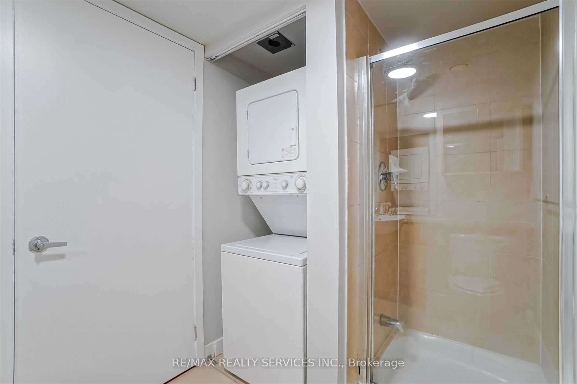 361 Front St W, #1008