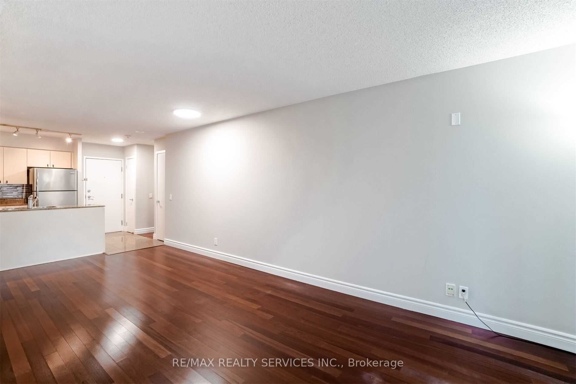 361 Front St W, #1008