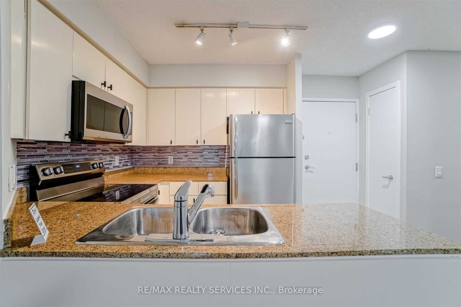 361 Front St W, #1008