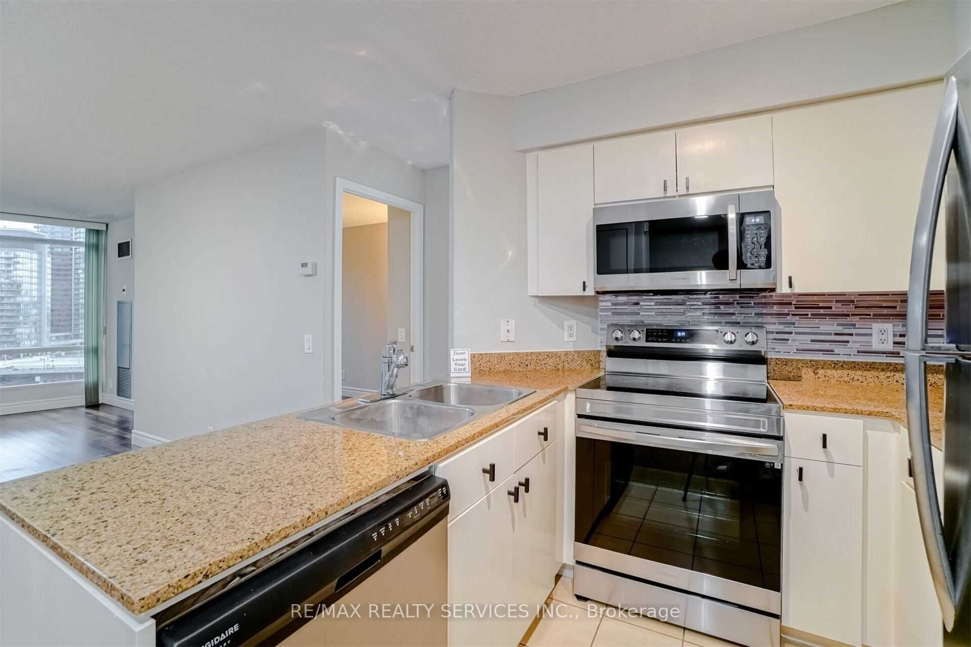 361 Front St W, #1008