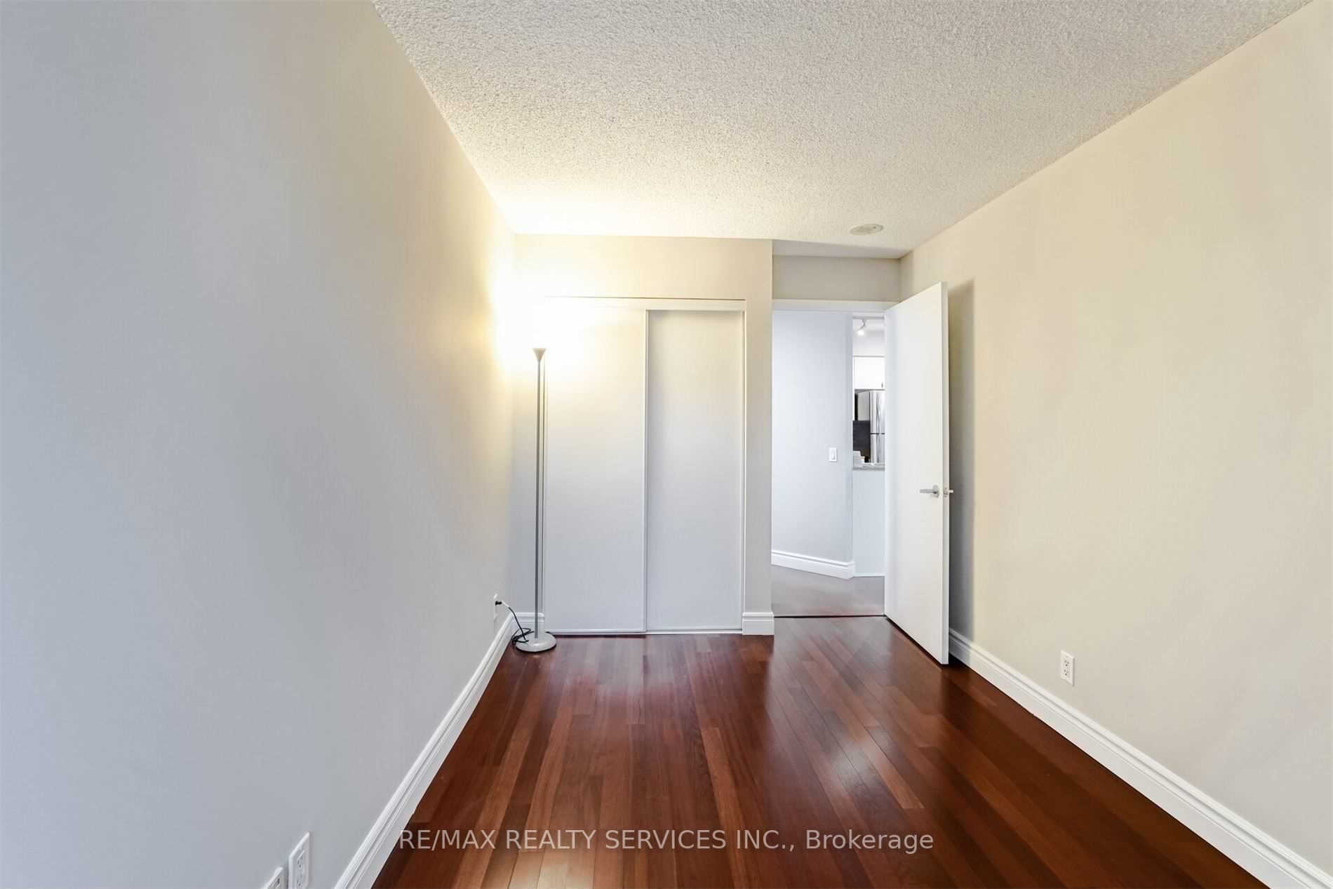 361 Front St W, #1008