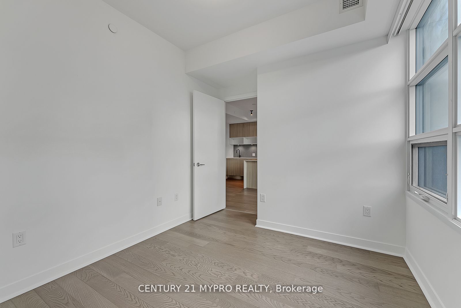 501 Adelaide St W, #1010