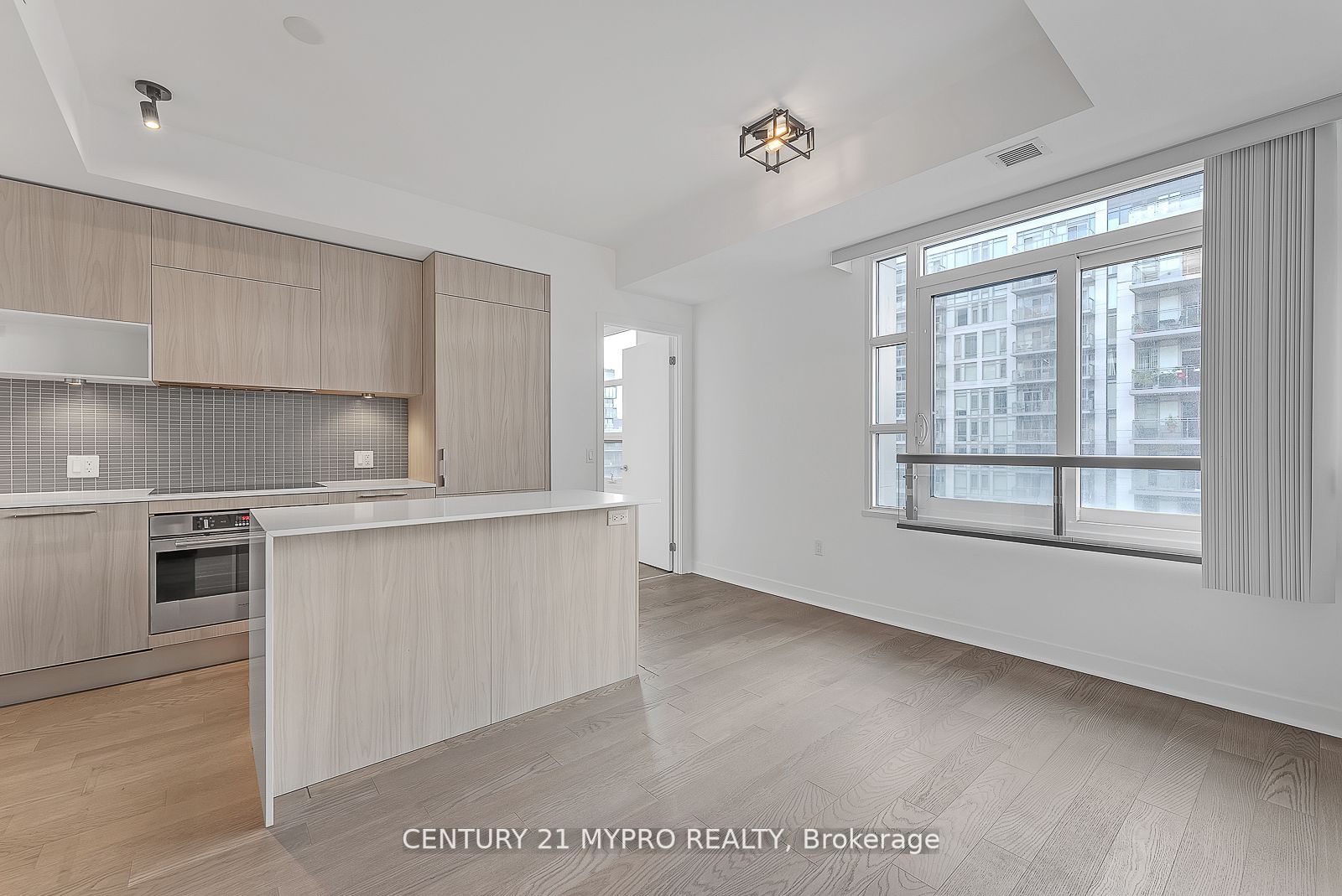 501 Adelaide St W, #1010