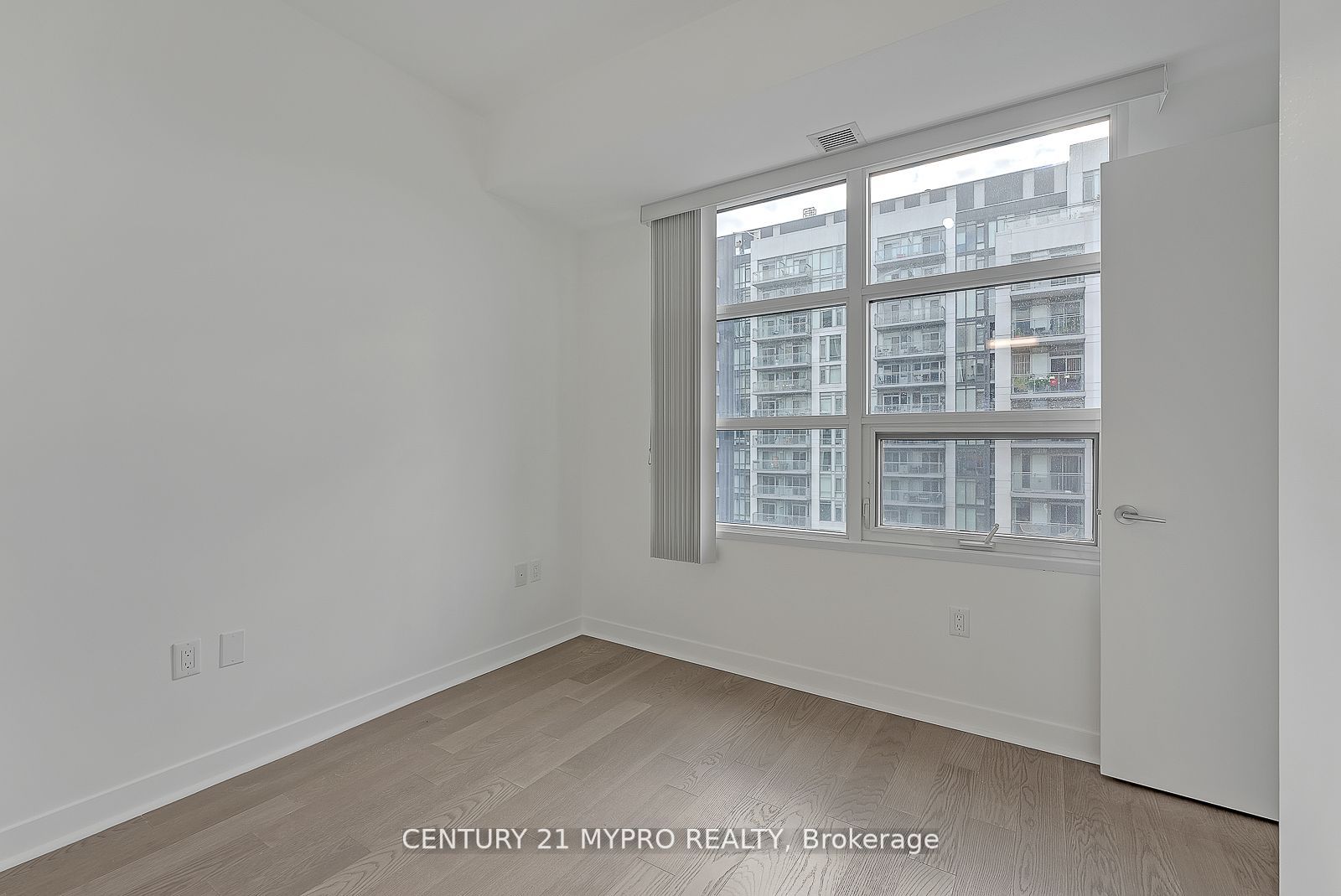 501 Adelaide St W, #1010