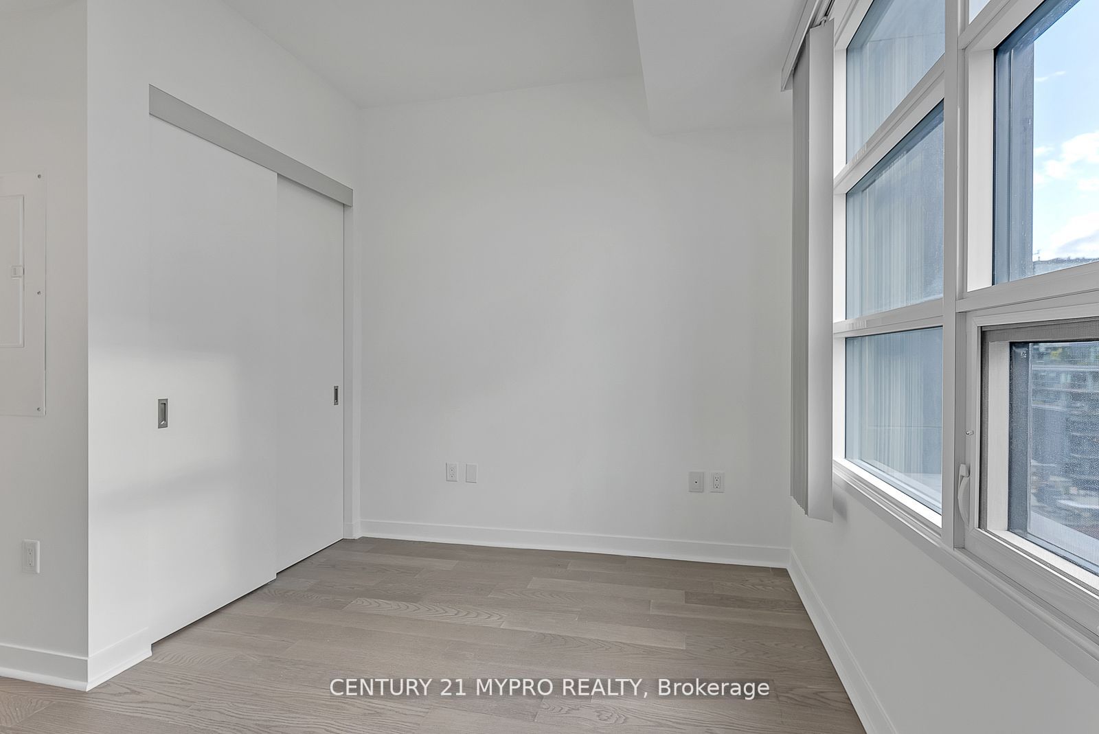 501 Adelaide St W, #1010