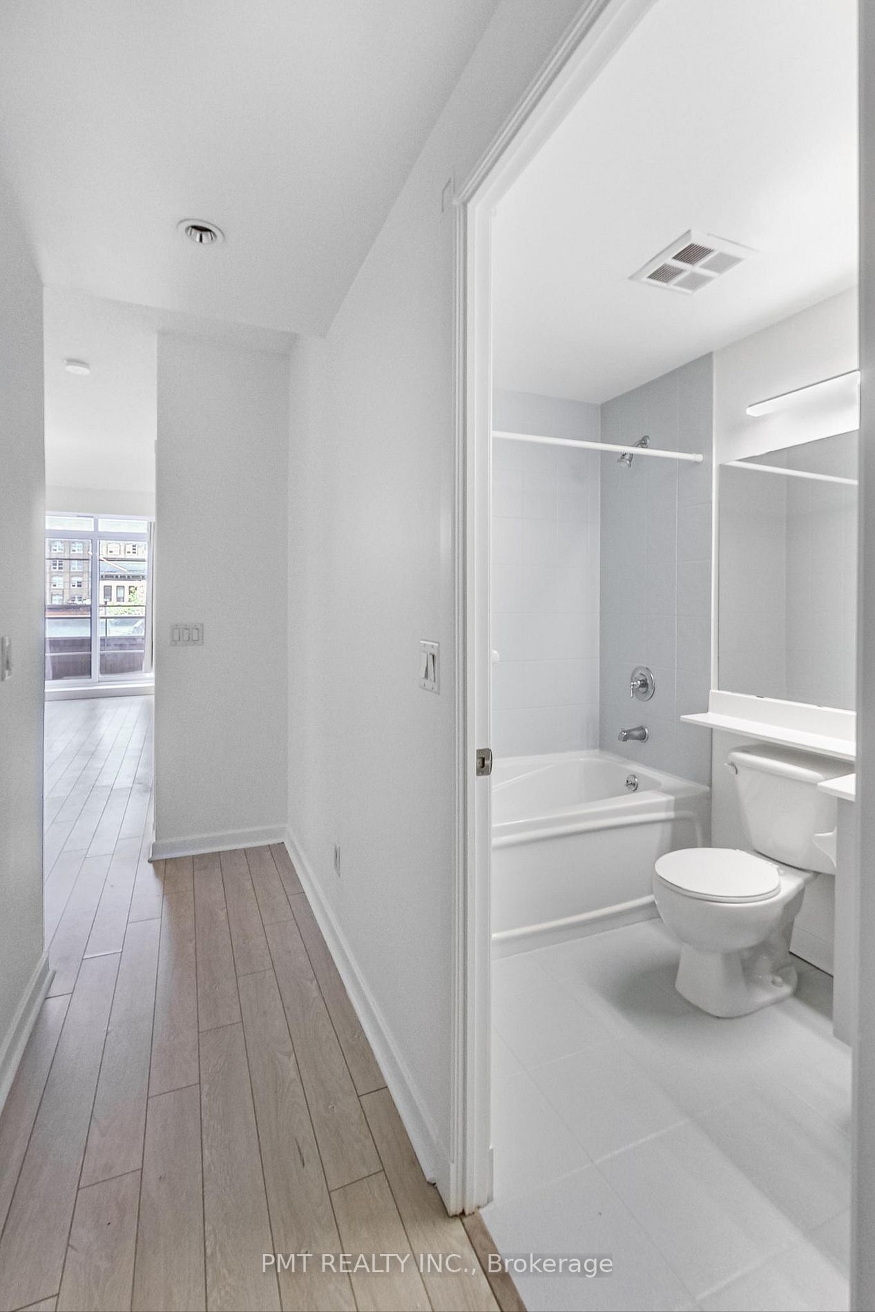438 Richmond Street W, #306