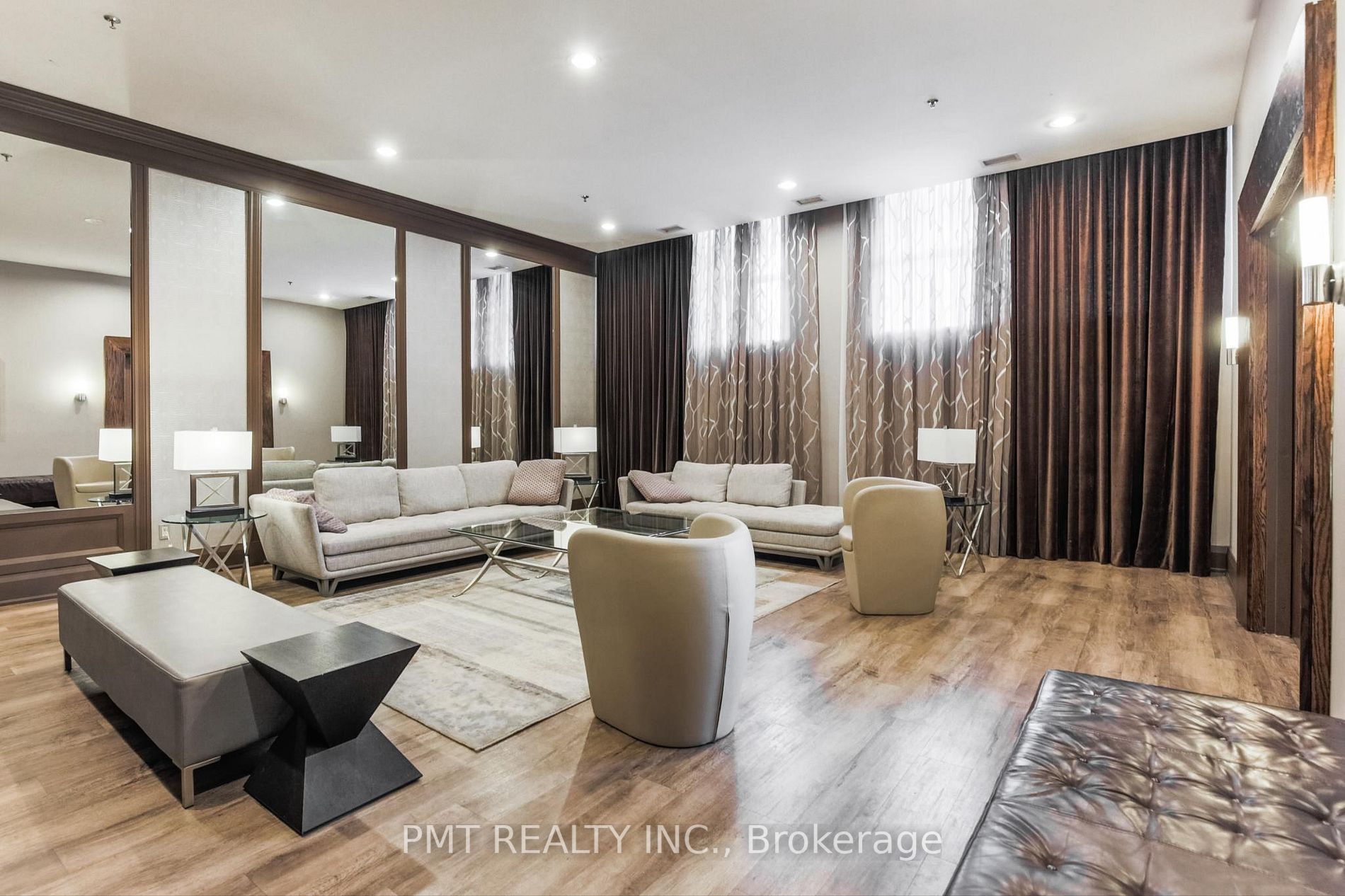438 Richmond Street W, #306
