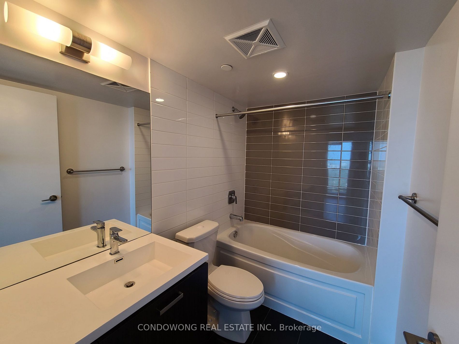 125 Redpath Avenue #2911