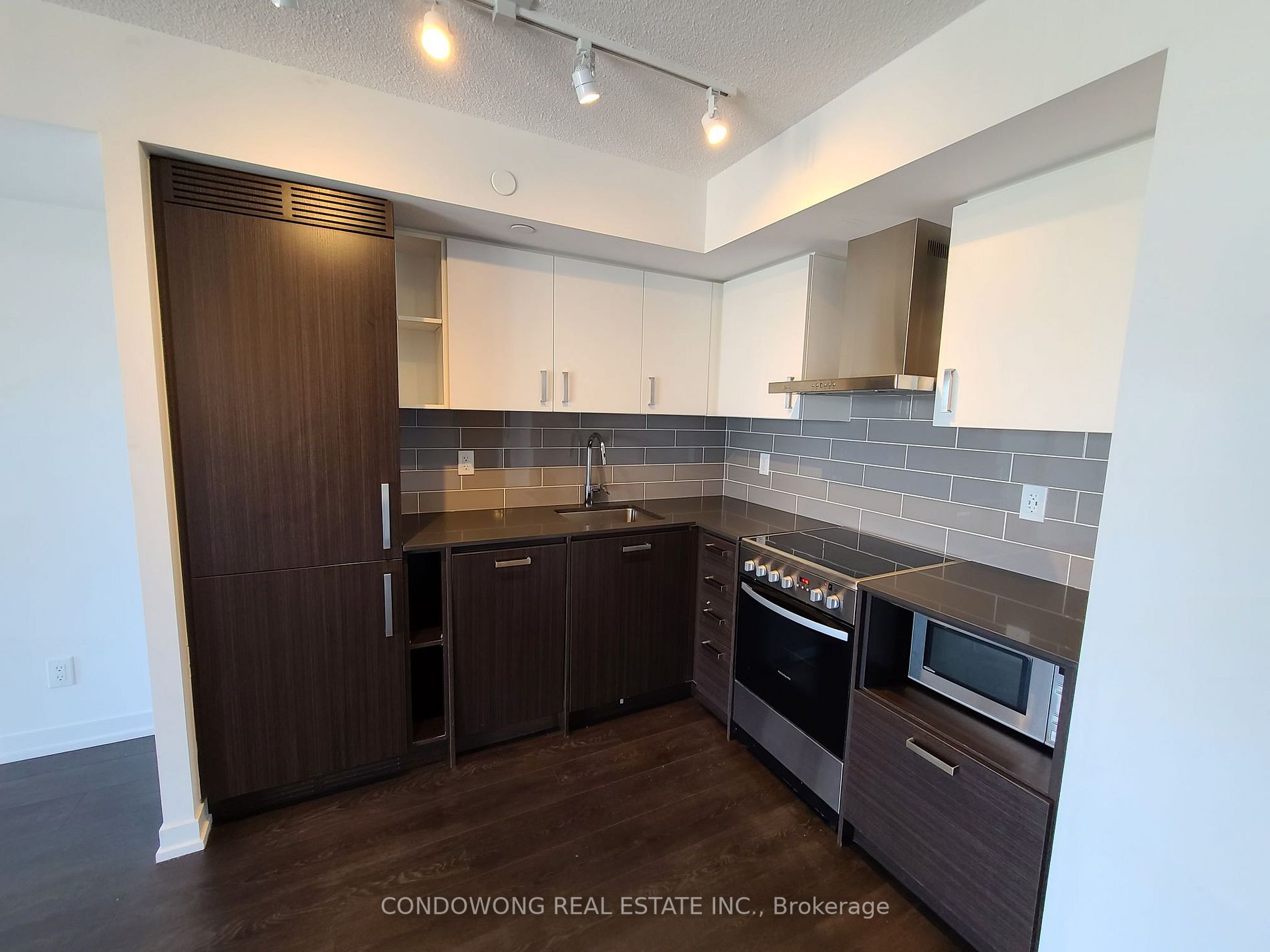 125 Redpath Avenue #2911