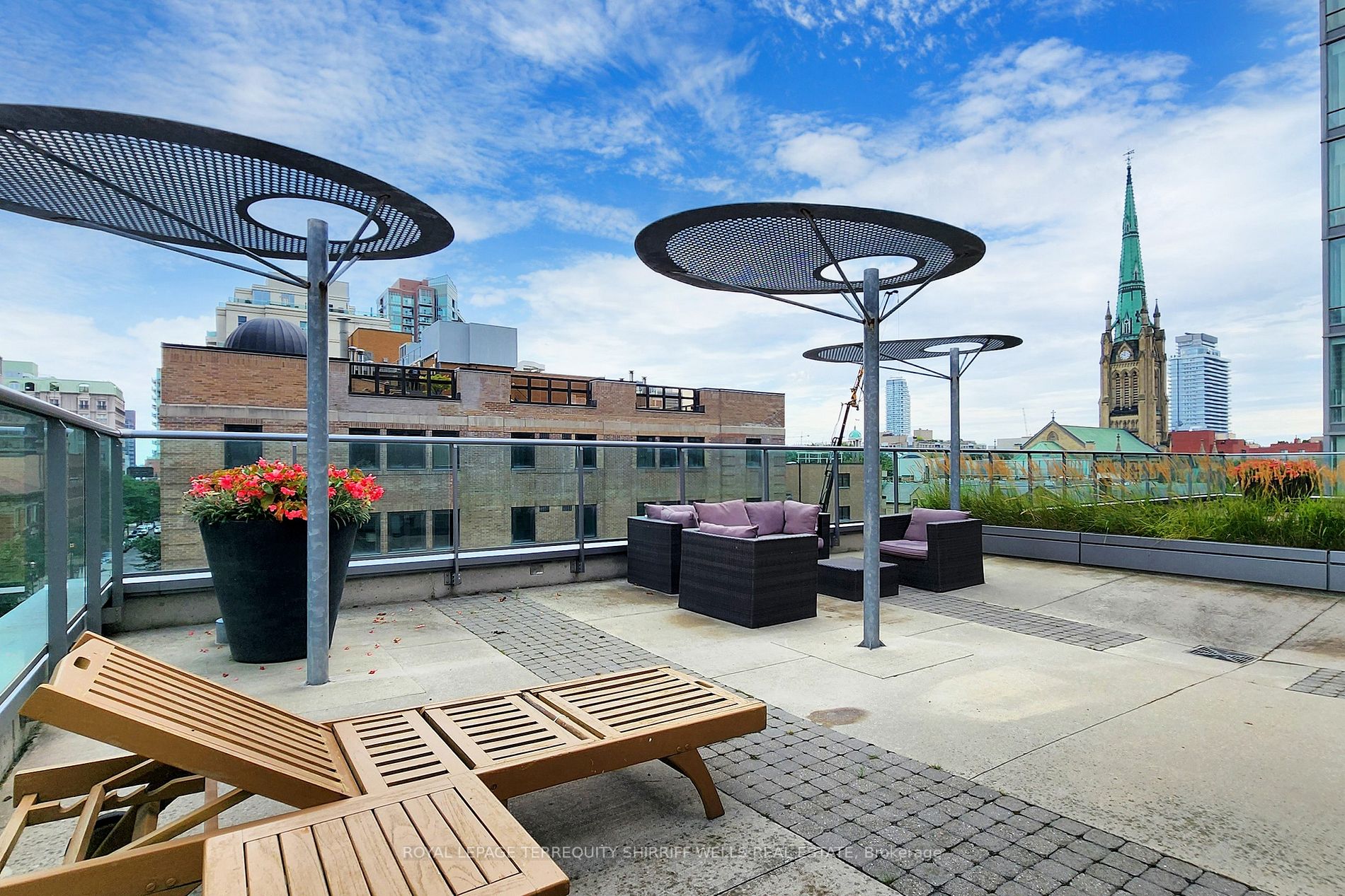 33 Lombard St, #502