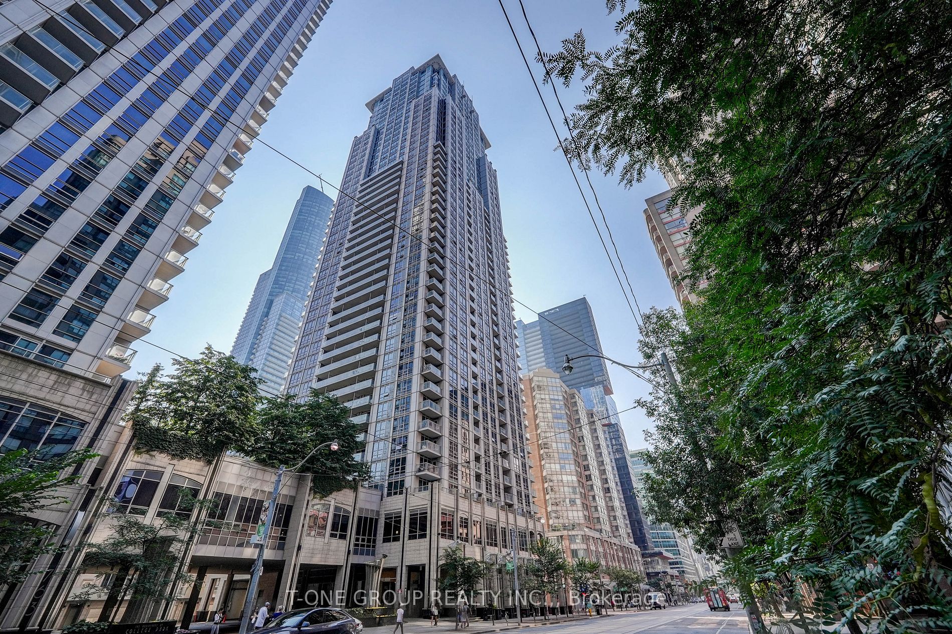 761 Bay St, #914