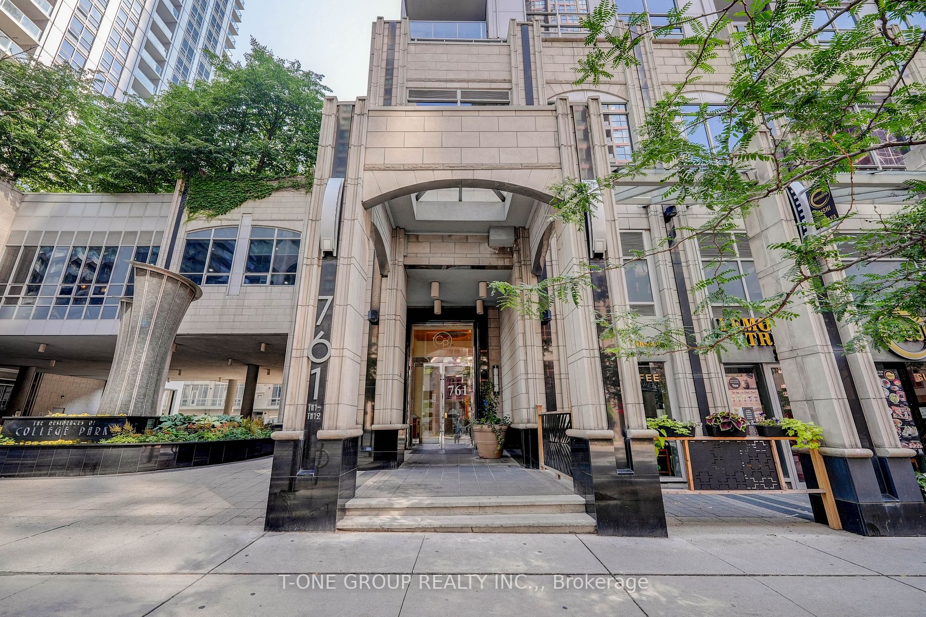 761 Bay St, #914