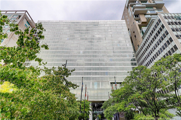 110 Bloor St W, Toronto