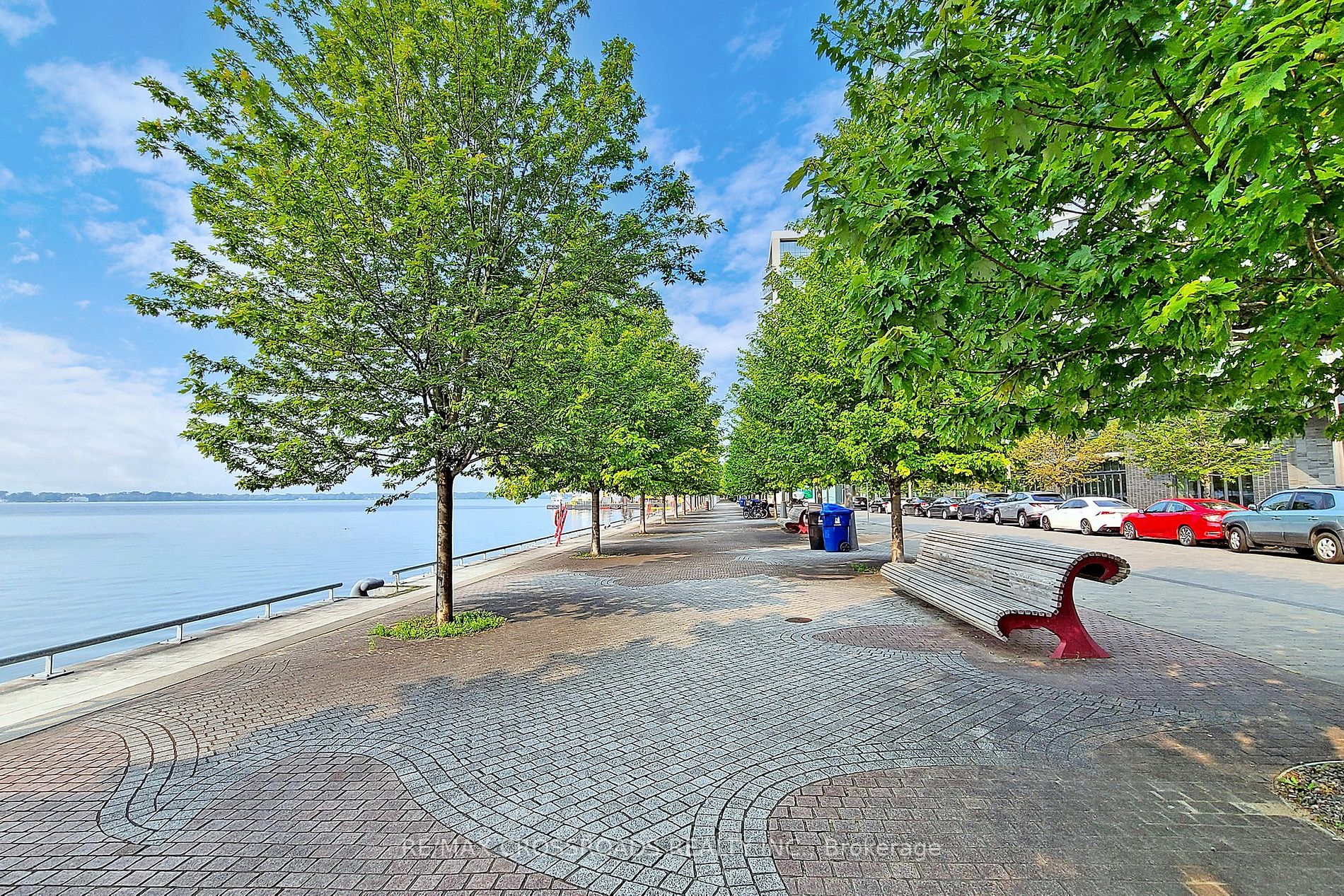 1 Edgewater Dr, #913