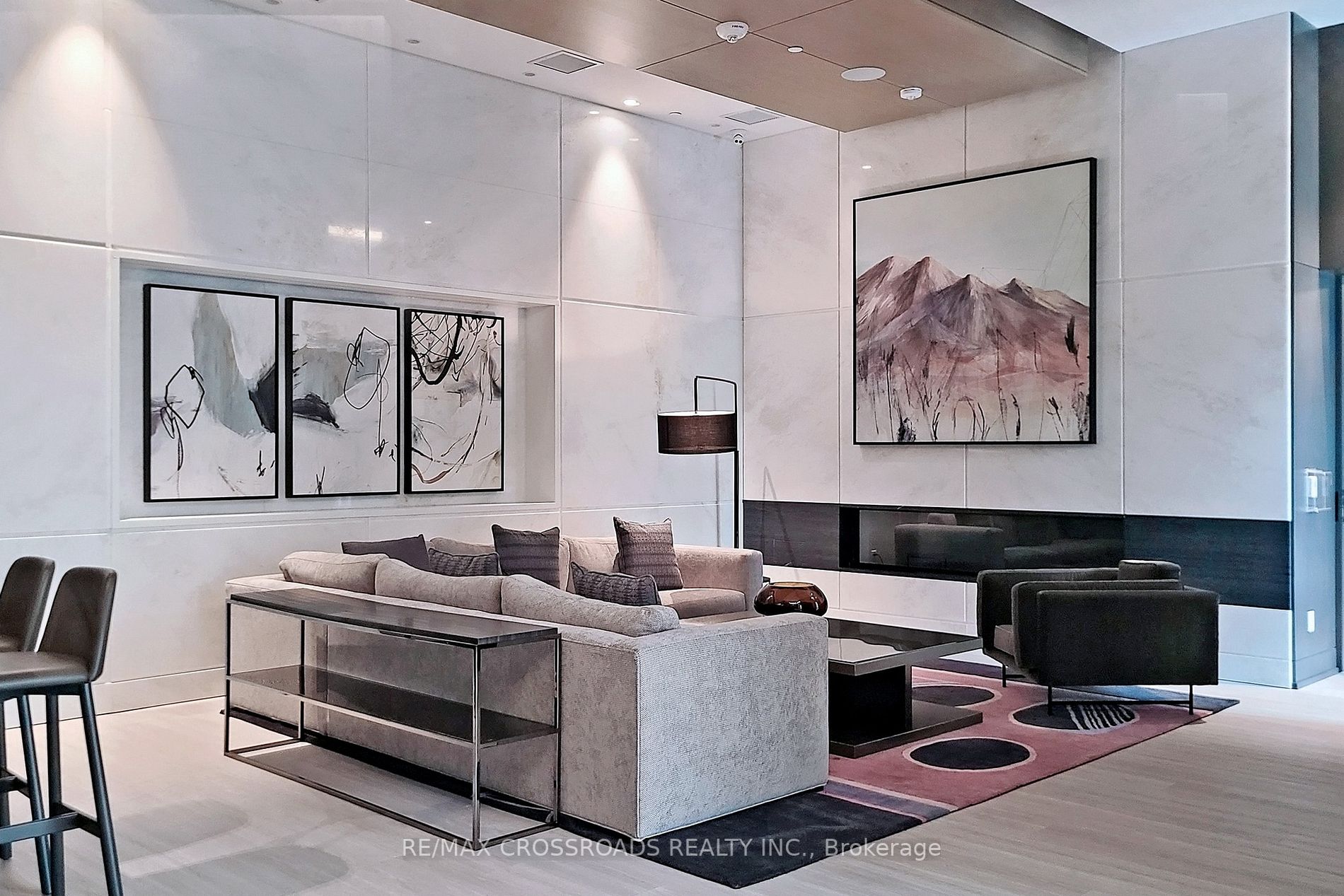 1 Edgewater Dr, #913