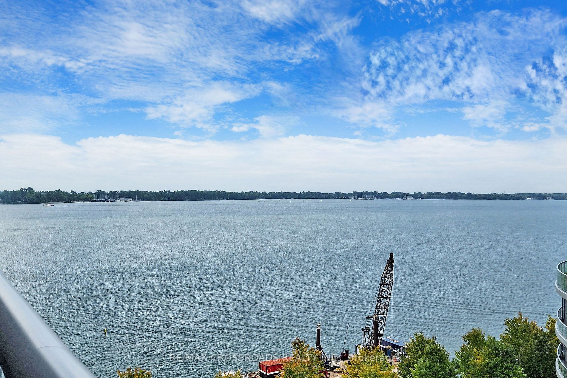 1 Edgewater Dr, #913