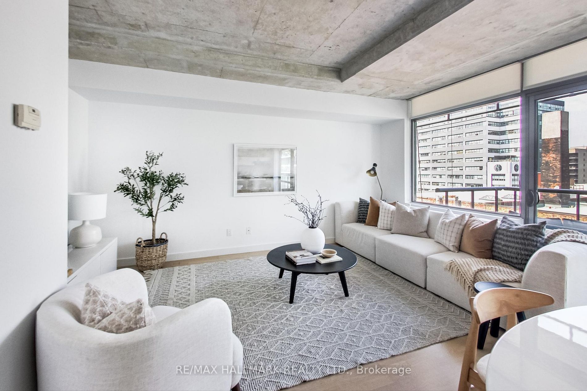 55 Stewart St, #809