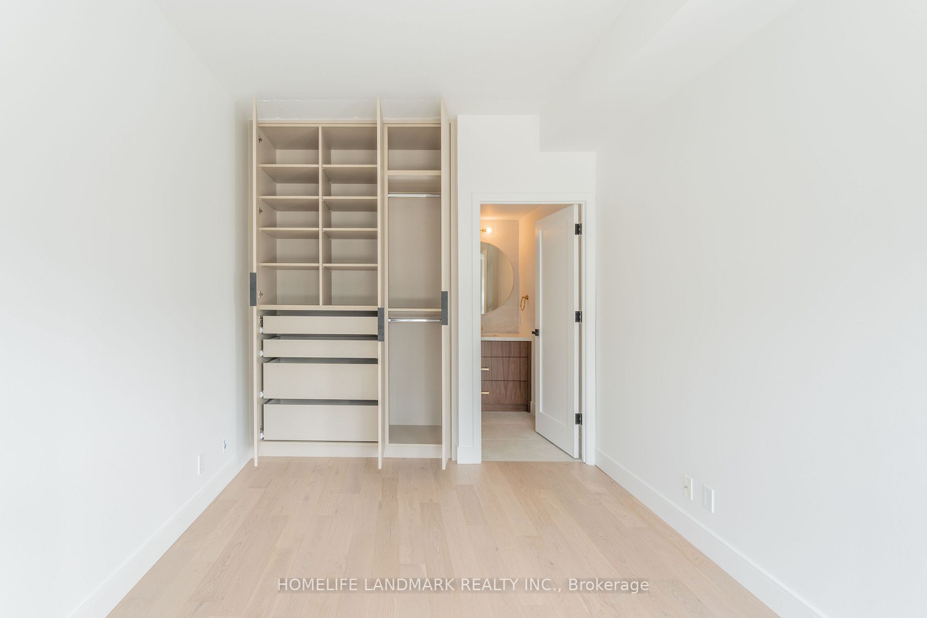 478 King Street W, #806