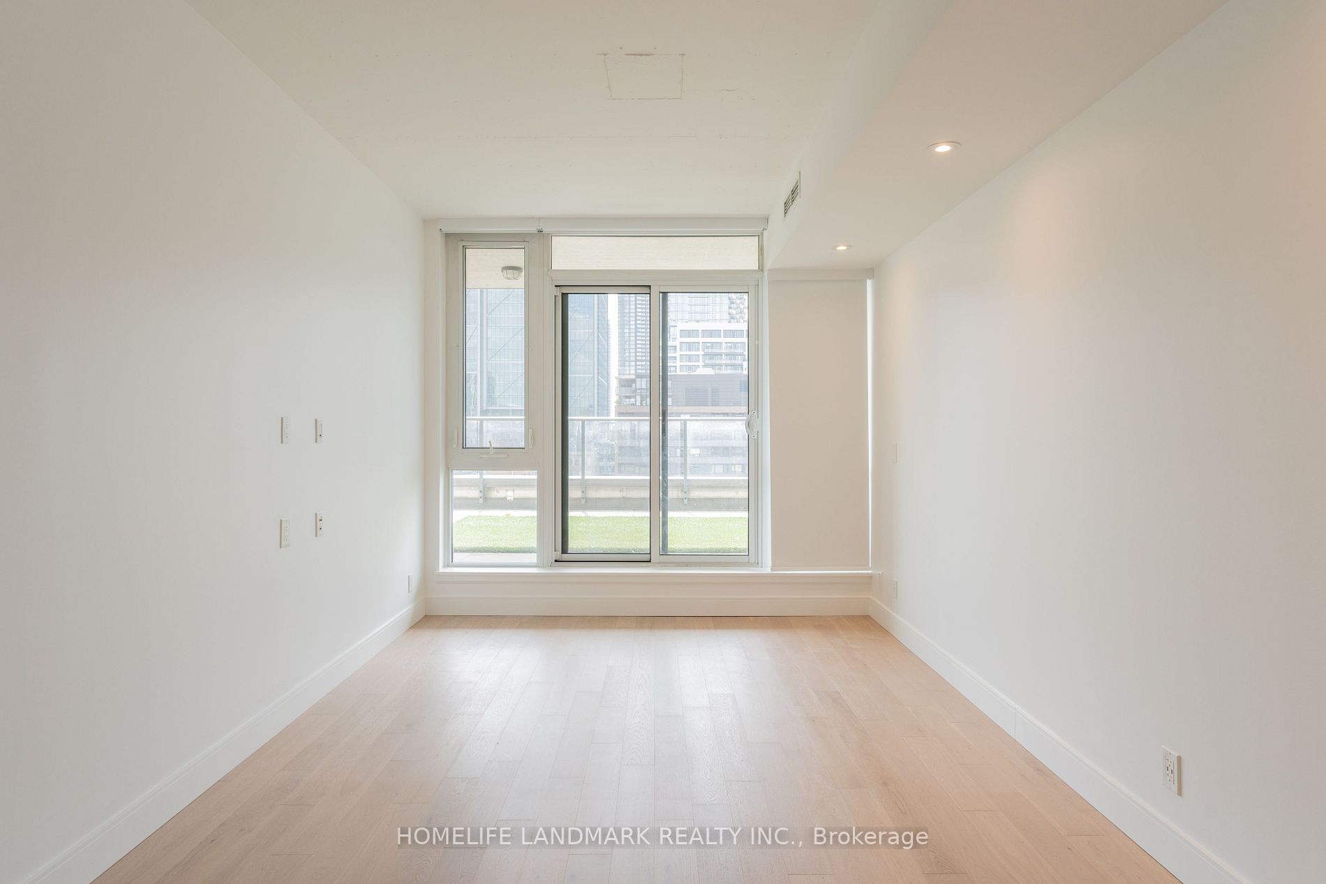 478 King Street W, #806