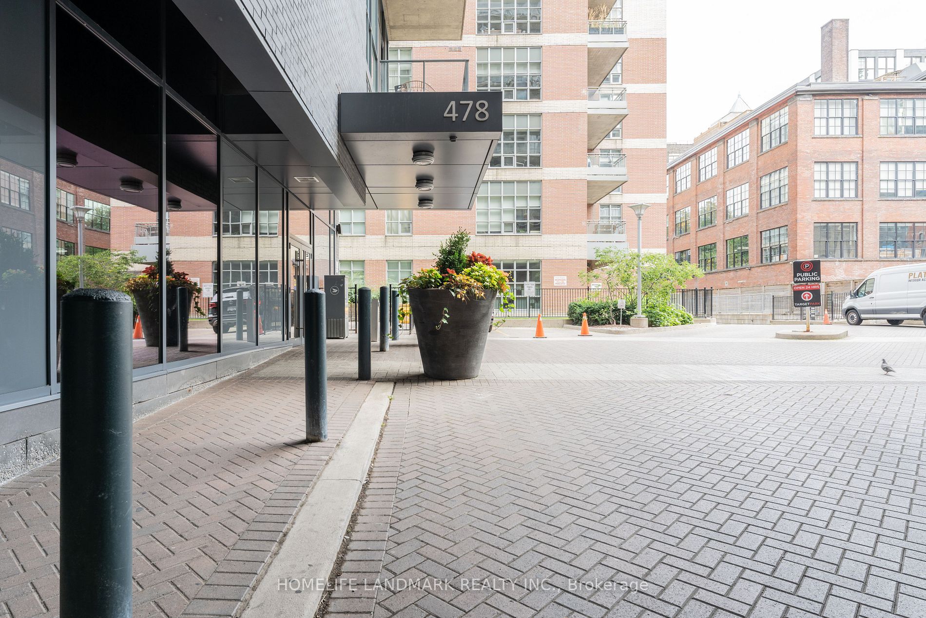 478 King Street W, #806
