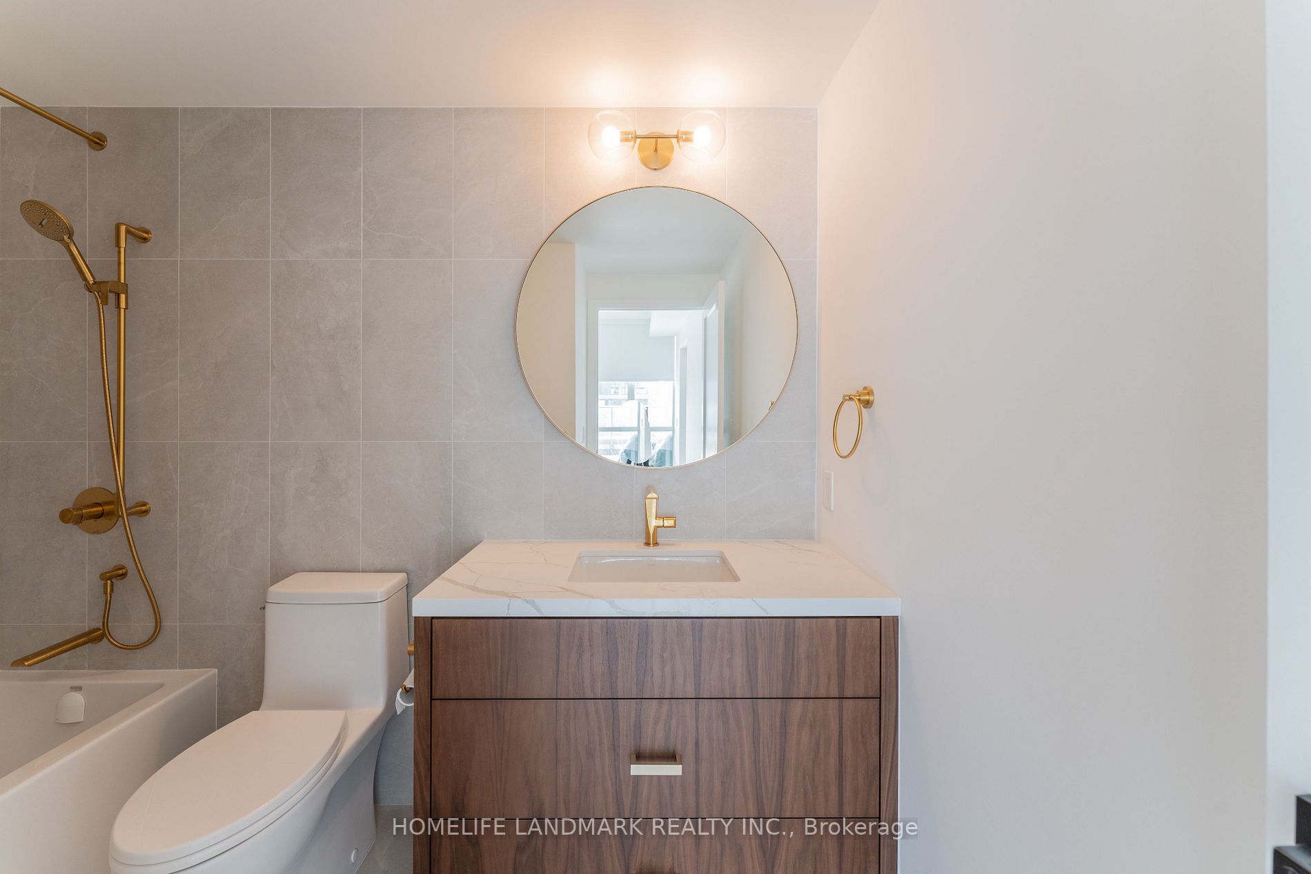 478 King Street W, #806
