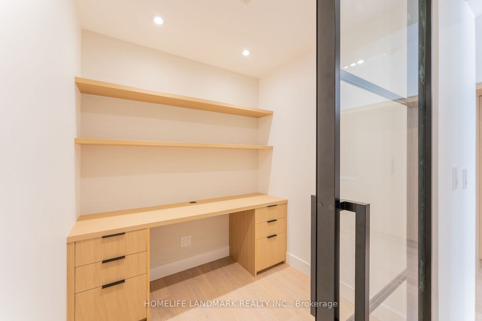 478 King Street W, #806