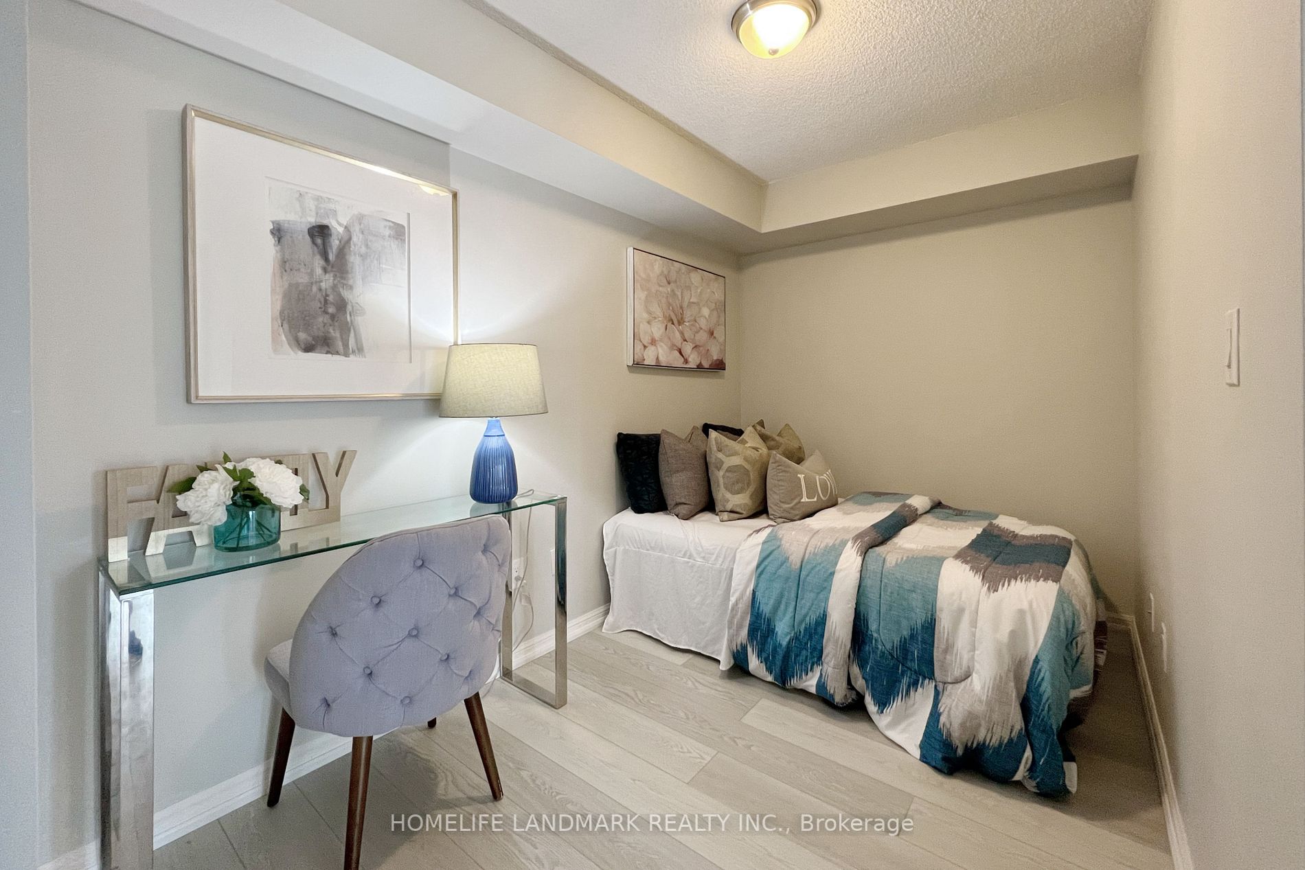 400 Adelaide St E, #1119