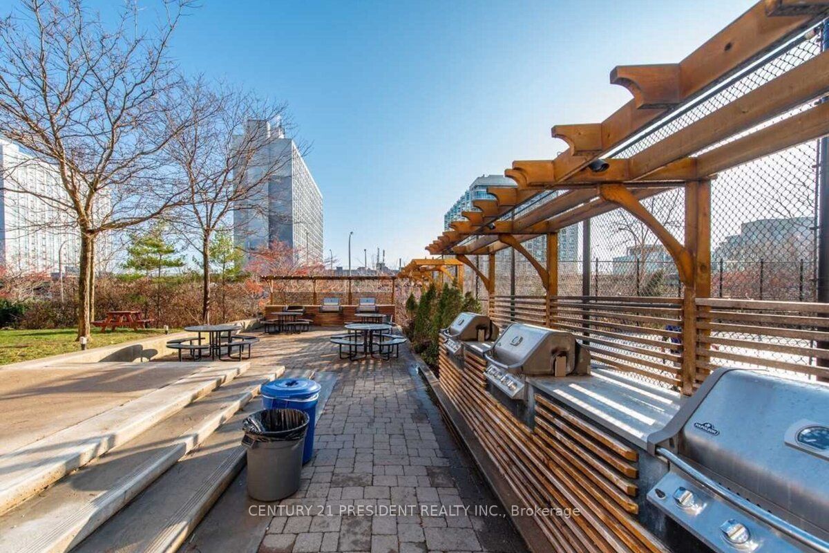 10 Navy Wharf Crt, #906