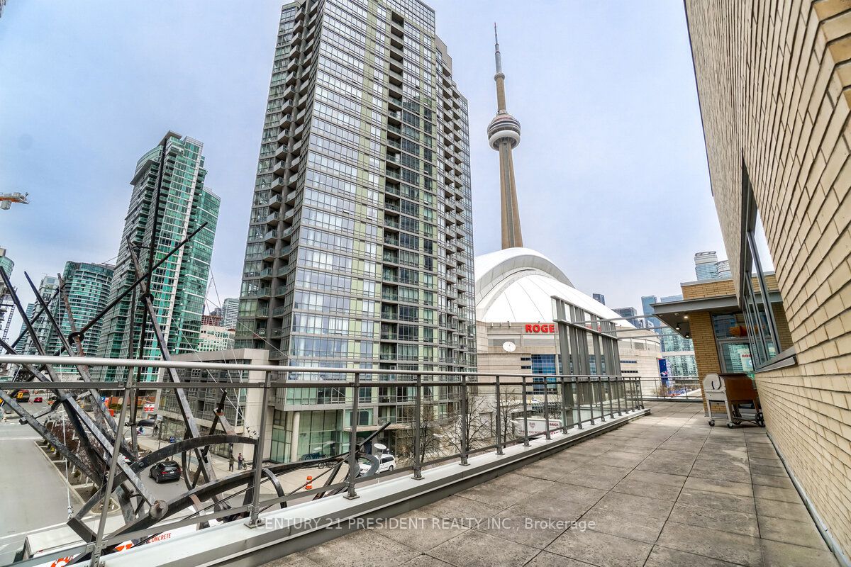 10 Navy Wharf Crt, #906