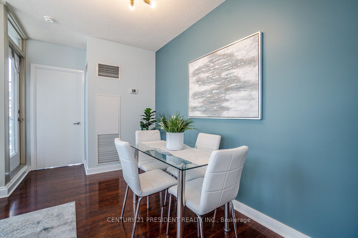 10 Navy Wharf Crt, #906